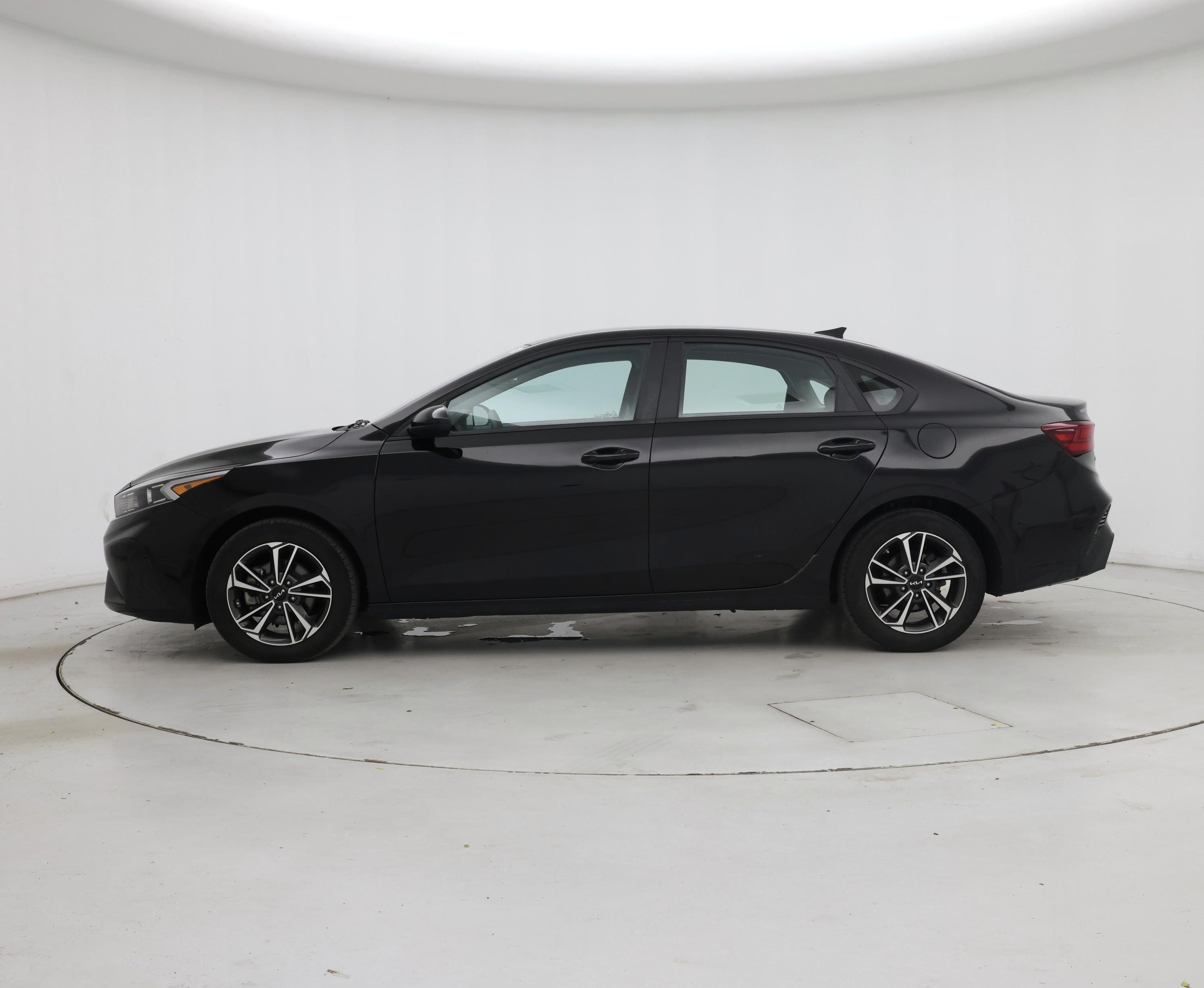 Thumbnail: 2023 Kia Forte - 3