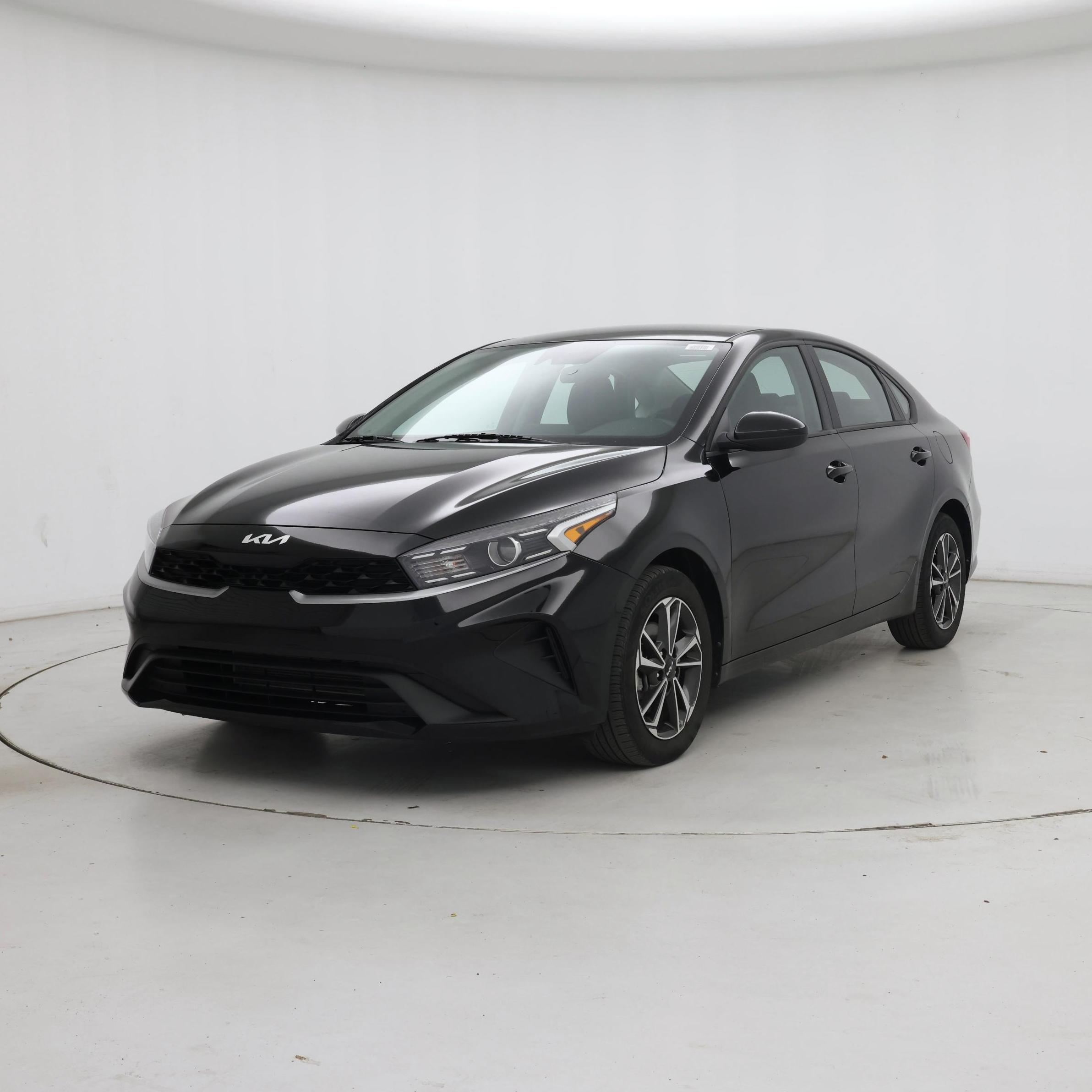 Thumbnail: 2023 Kia Forte - 4