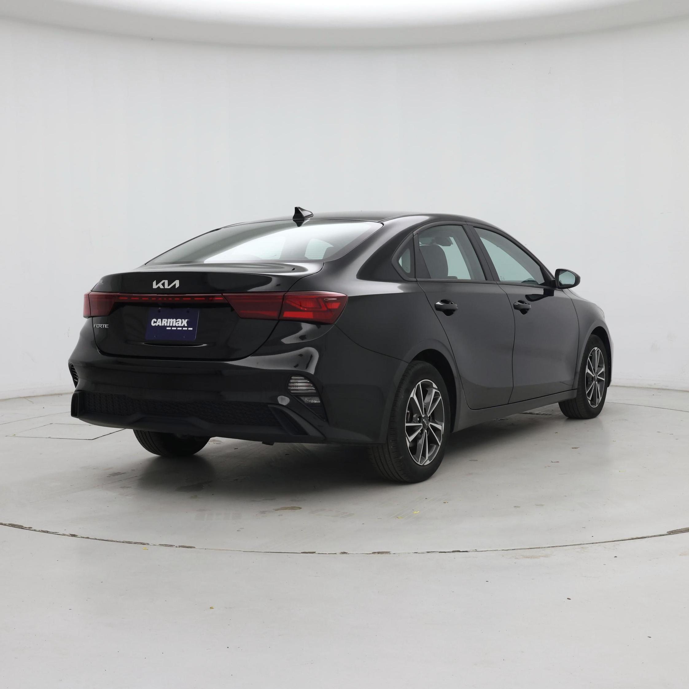 Thumbnail: 2023 Kia Forte - 8