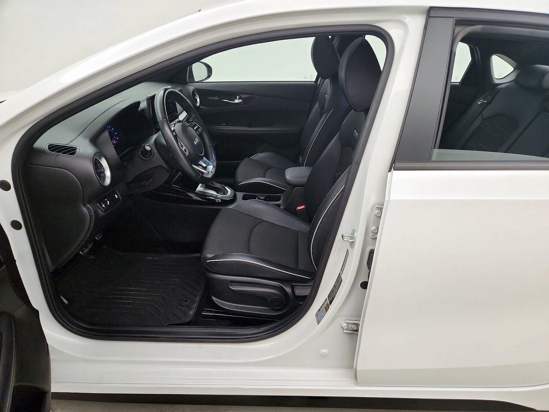 Thumbnail: 2023 Kia Forte - 11