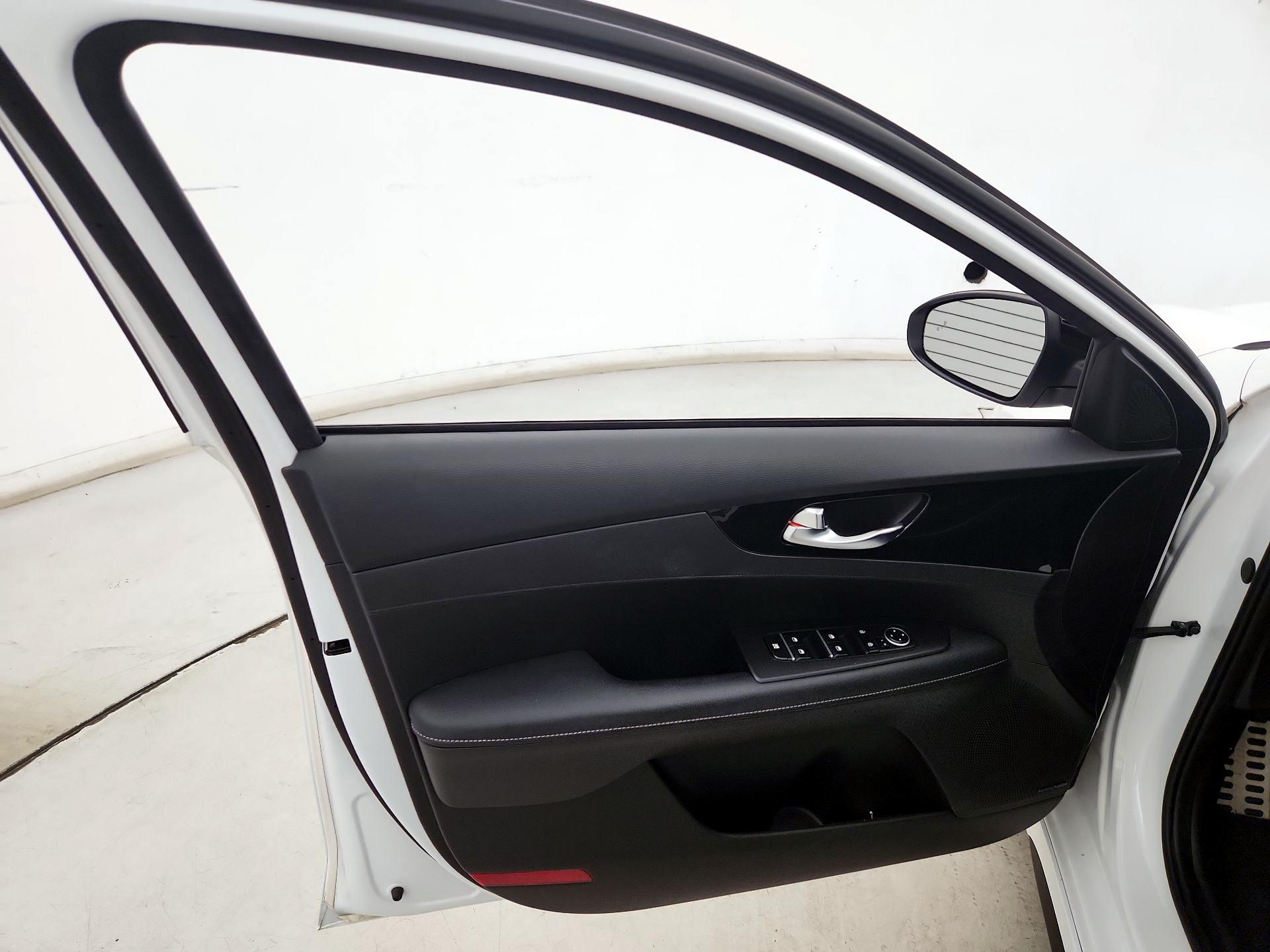 Thumbnail: 2023 Kia Forte - 12