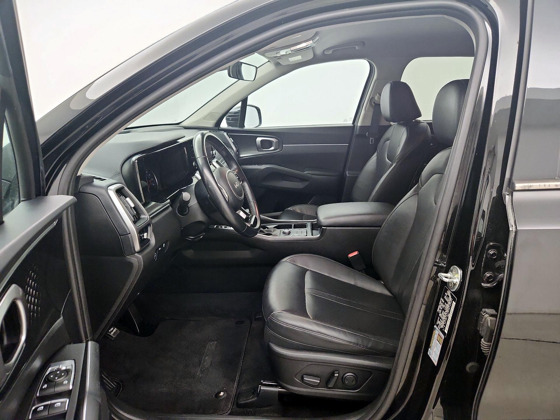 Thumbnail: 2022 Kia Sorento - 11