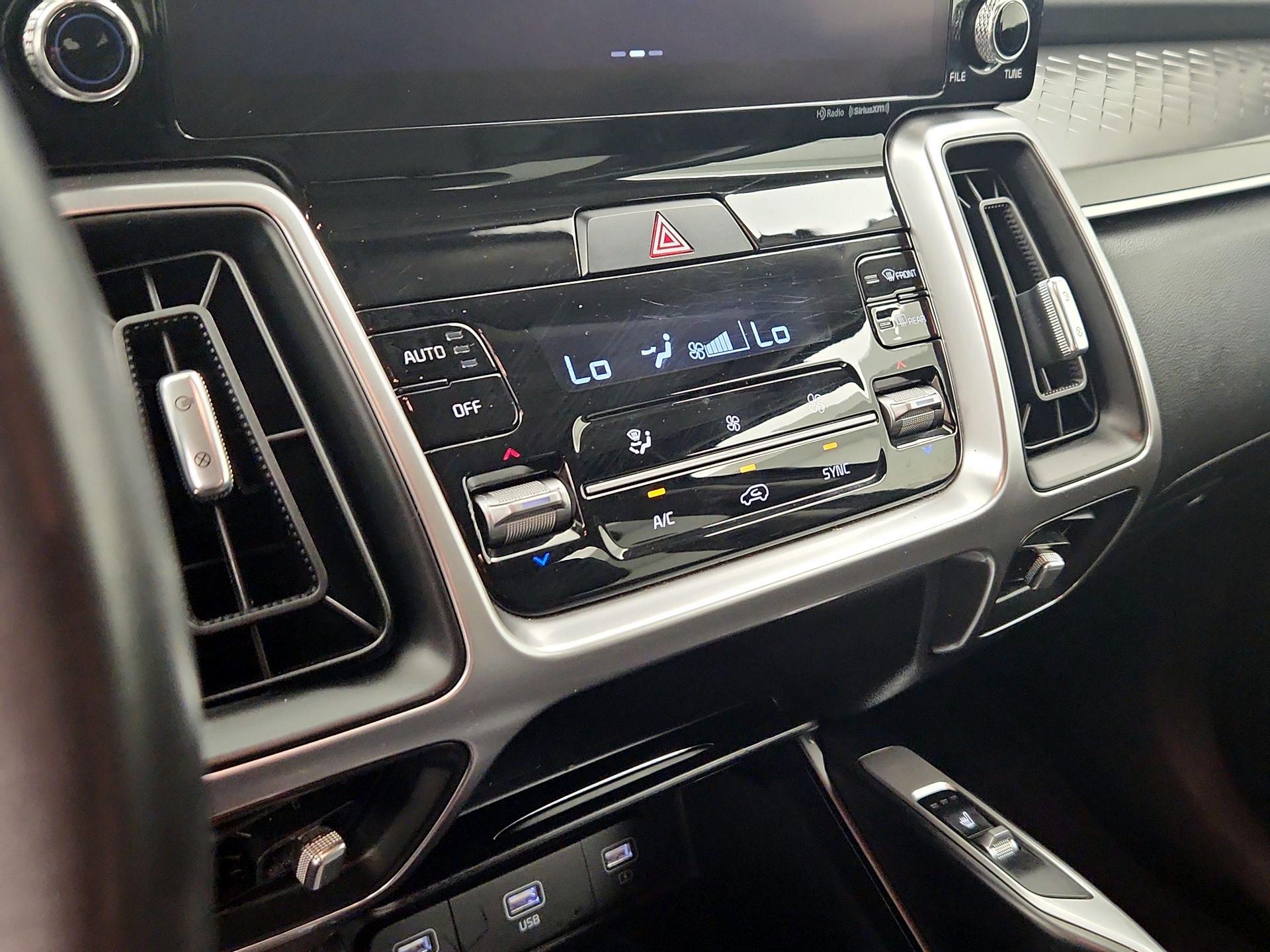 Thumbnail: 2022 Kia Sorento - 17