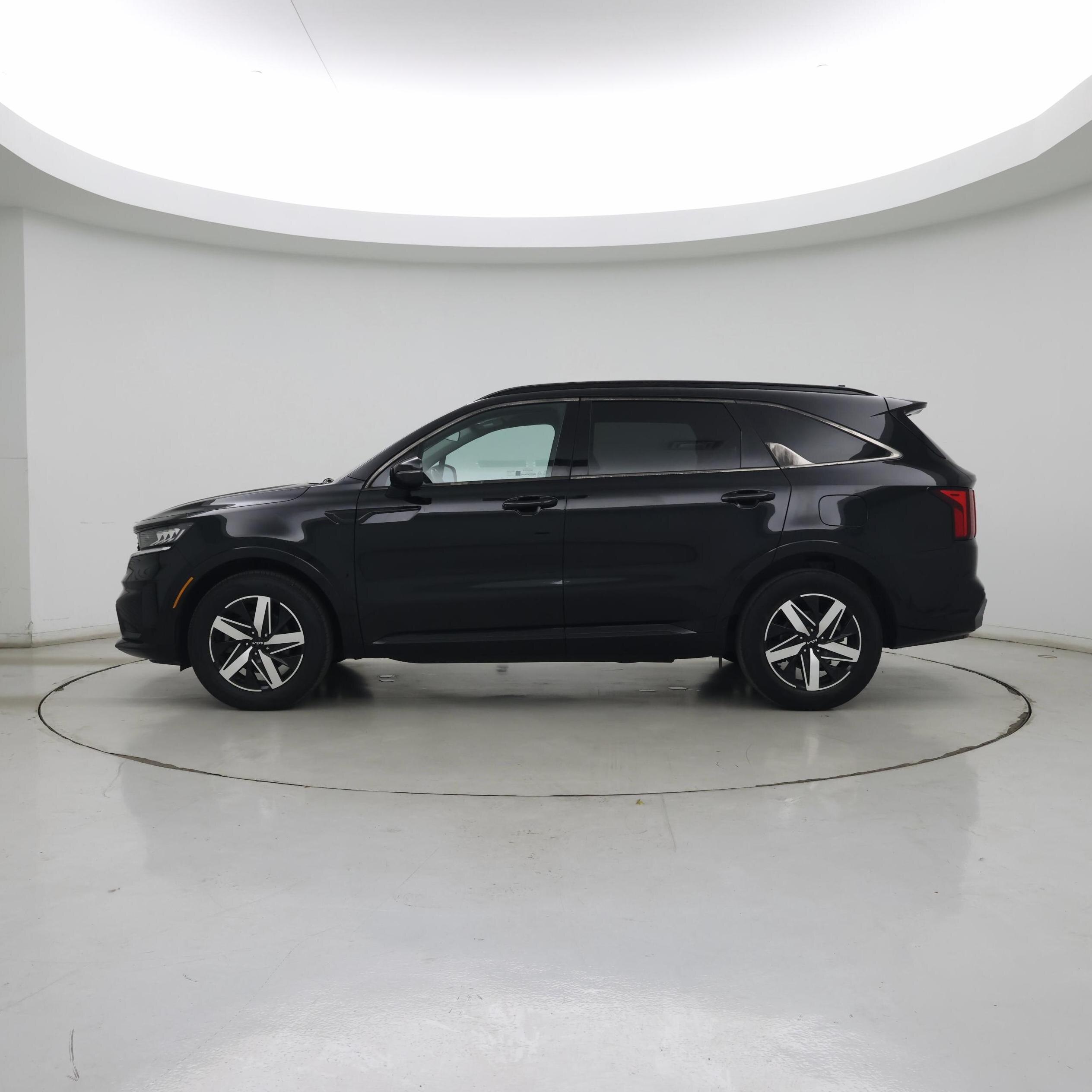 Thumbnail: 2022 Kia Sorento - 3