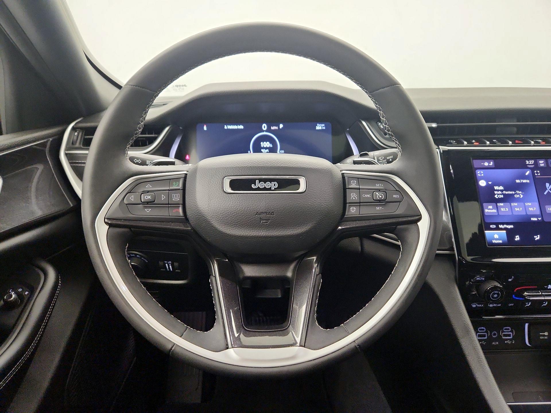 Thumbnail: 2023 Jeep Grand Cherokee - 10