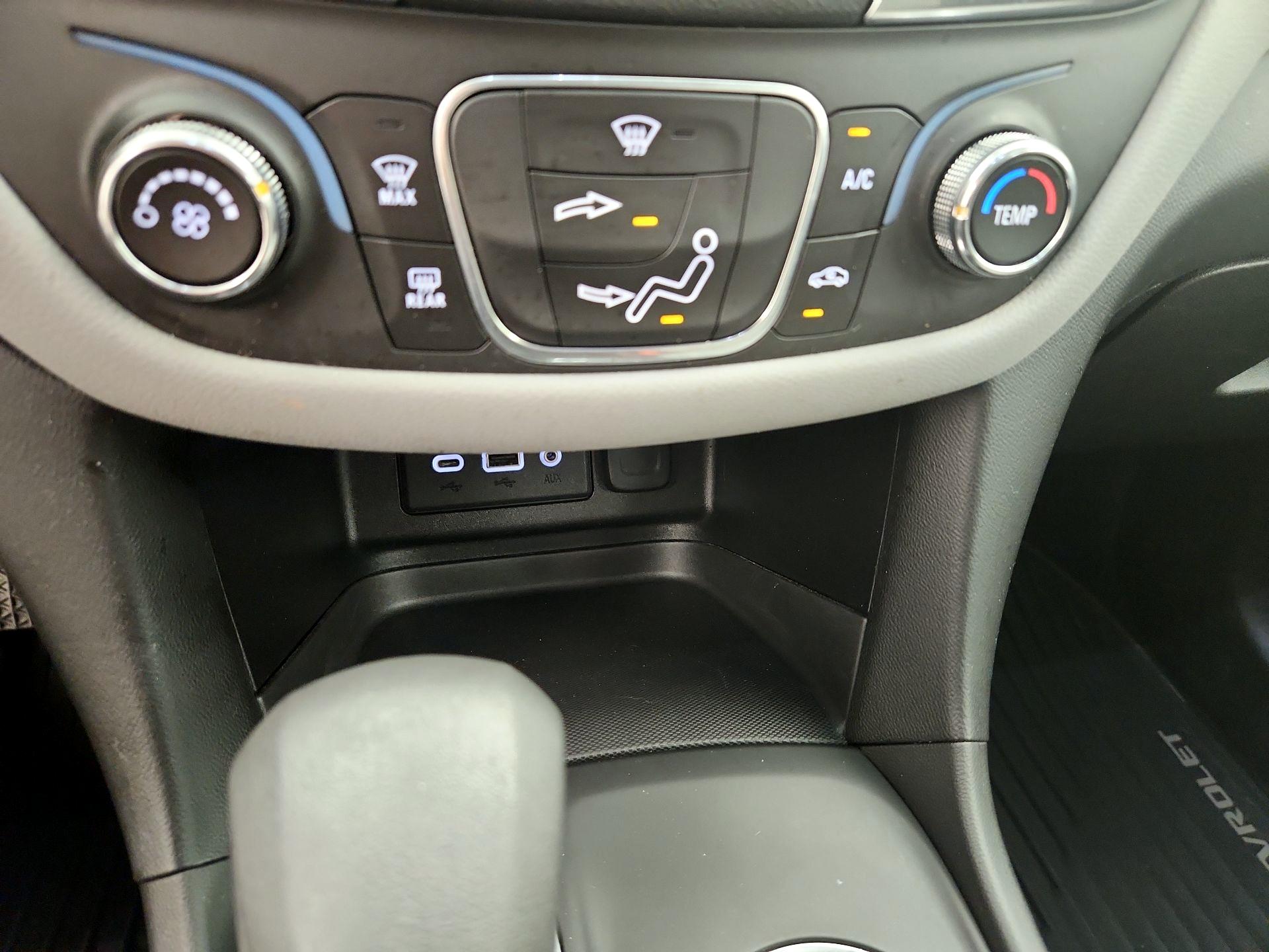 Thumbnail: 2022 Chevrolet Equinox - 16
