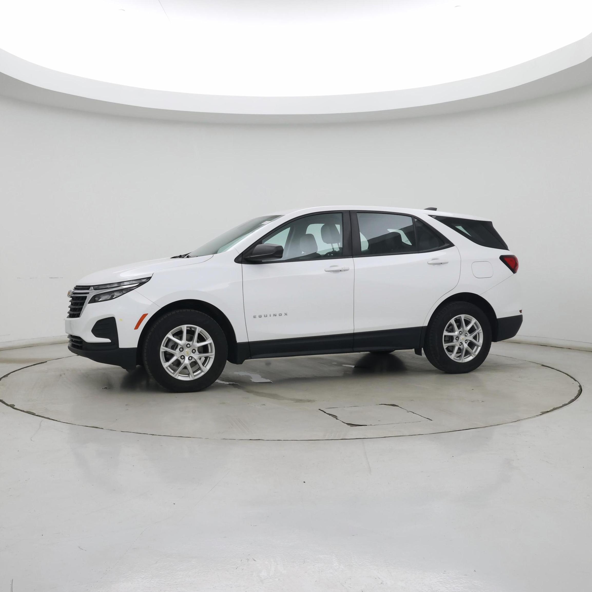 Thumbnail: 2022 Chevrolet Equinox - 4