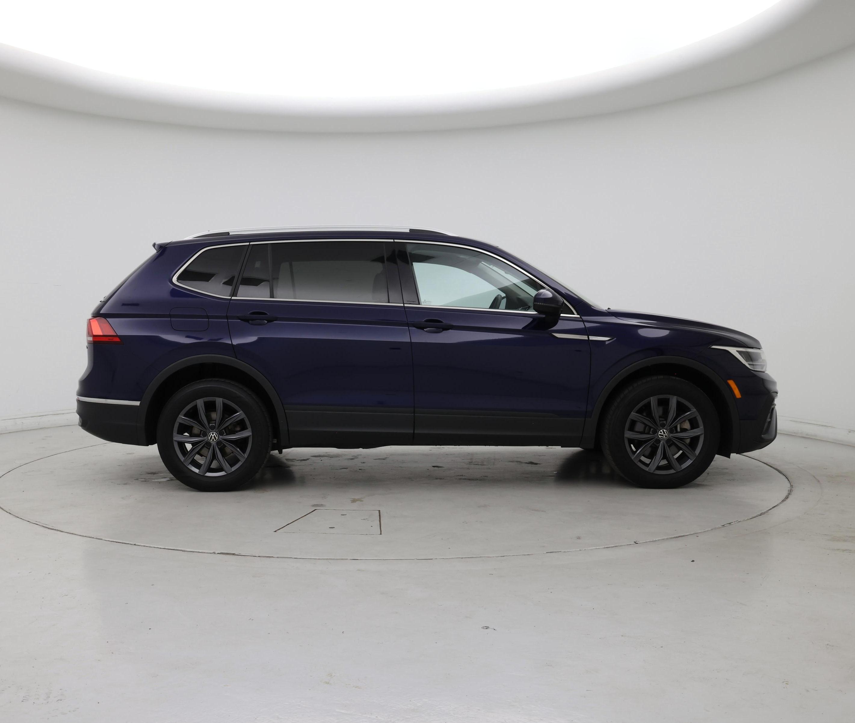 Thumbnail: 2022 Volkswagen Tiguan - 7