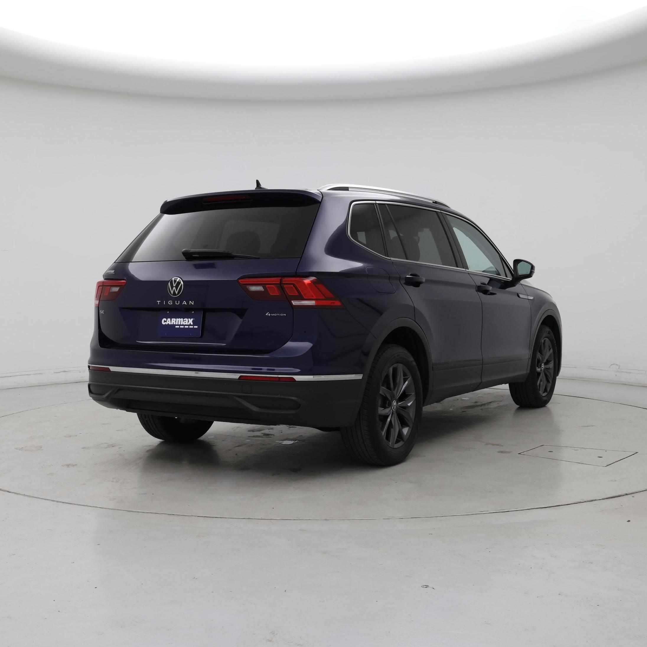Thumbnail: 2022 Volkswagen Tiguan - 8
