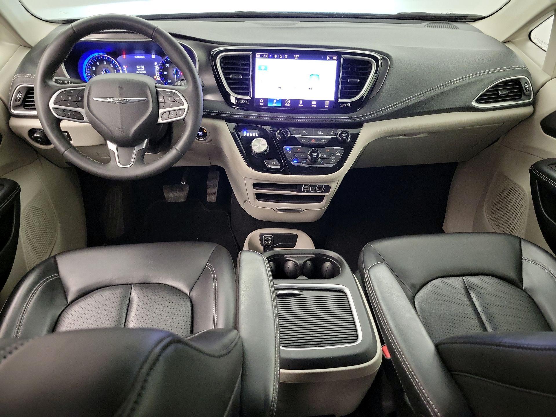 Thumbnail: 2023 Chrysler Pacifica - 9