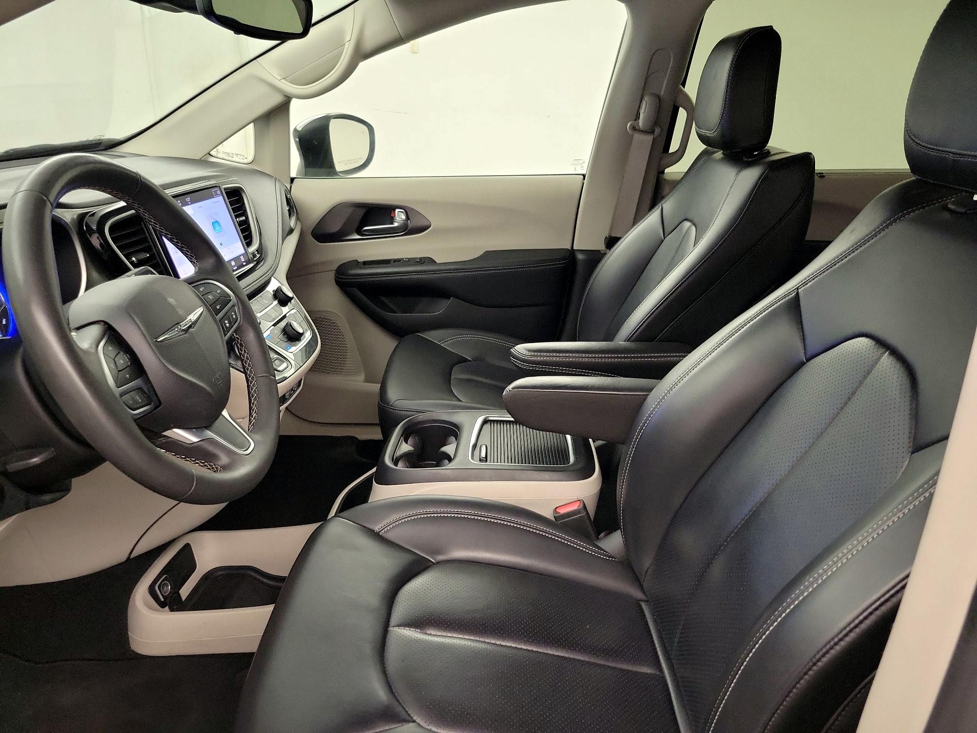 Thumbnail: 2023 Chrysler Pacifica - 11