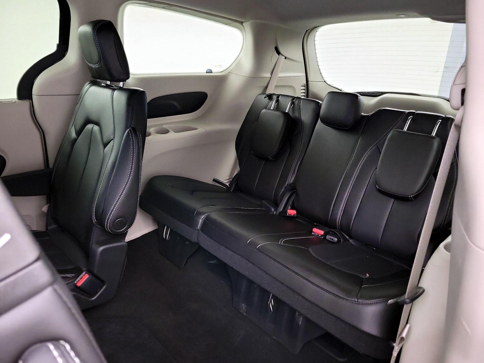 Thumbnail: 2023 Chrysler Pacifica - 20