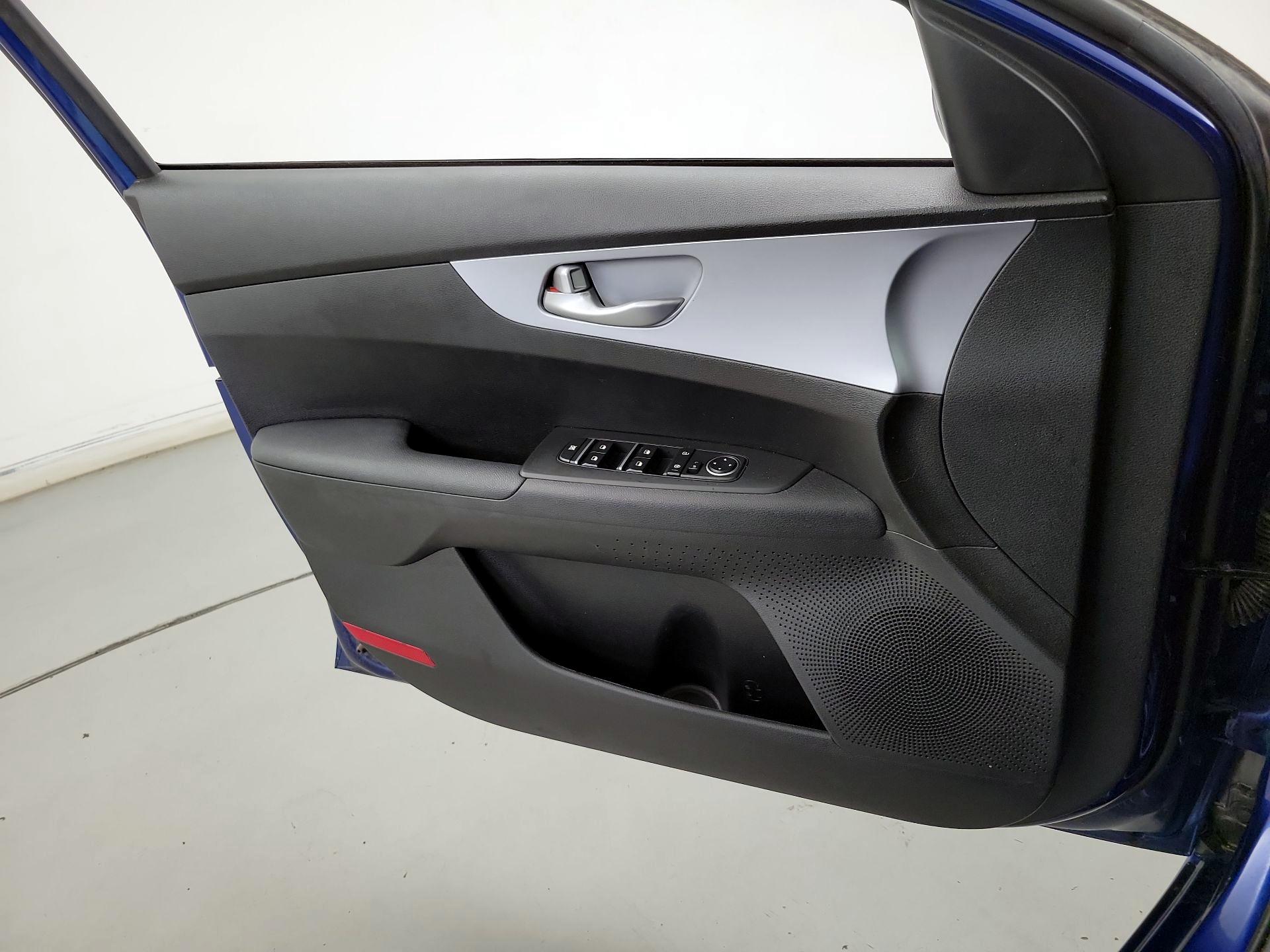 Thumbnail: 2023 Kia Forte - 12
