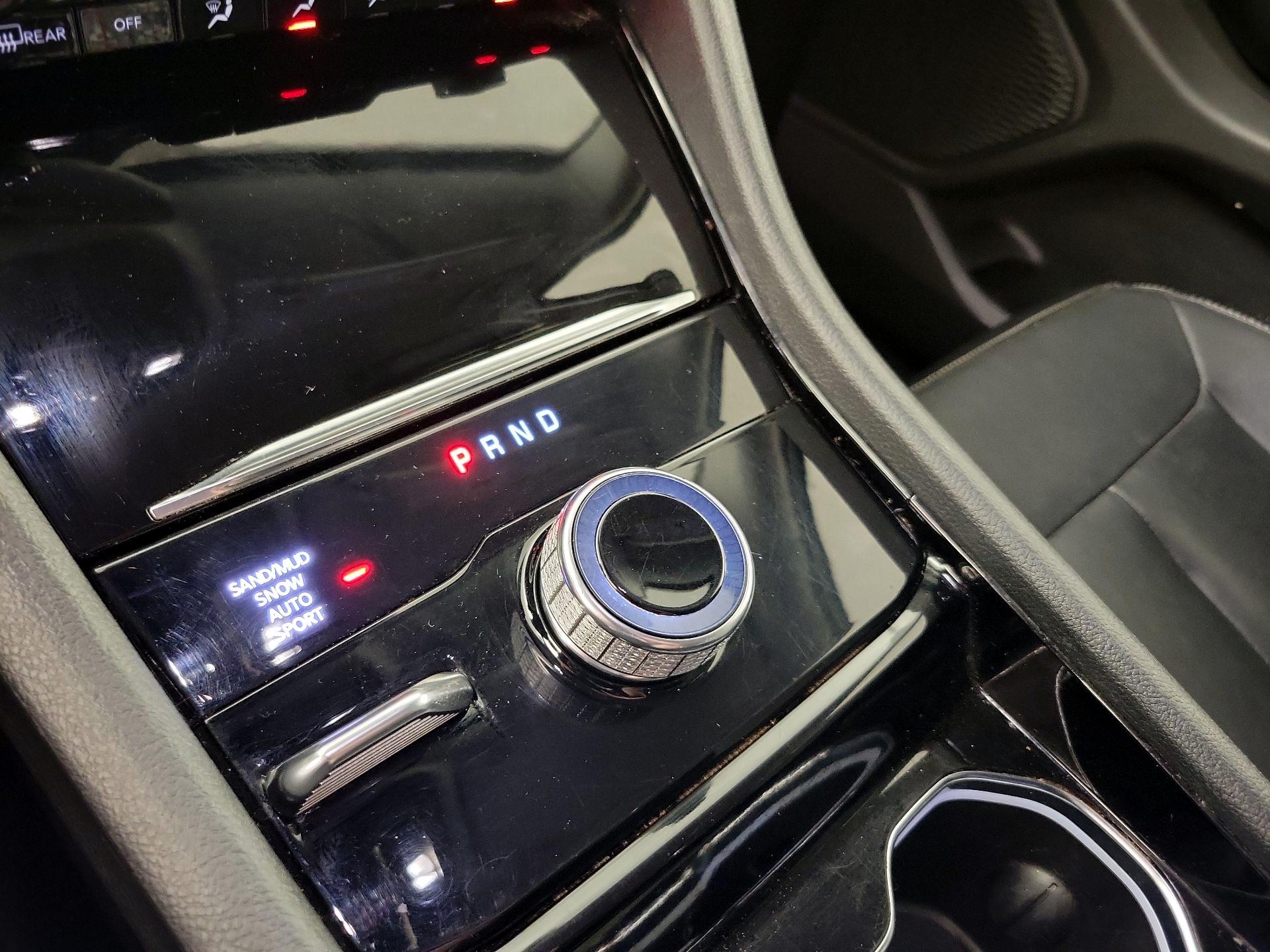 Thumbnail: 2023 Jeep Grand Cherokee - 18