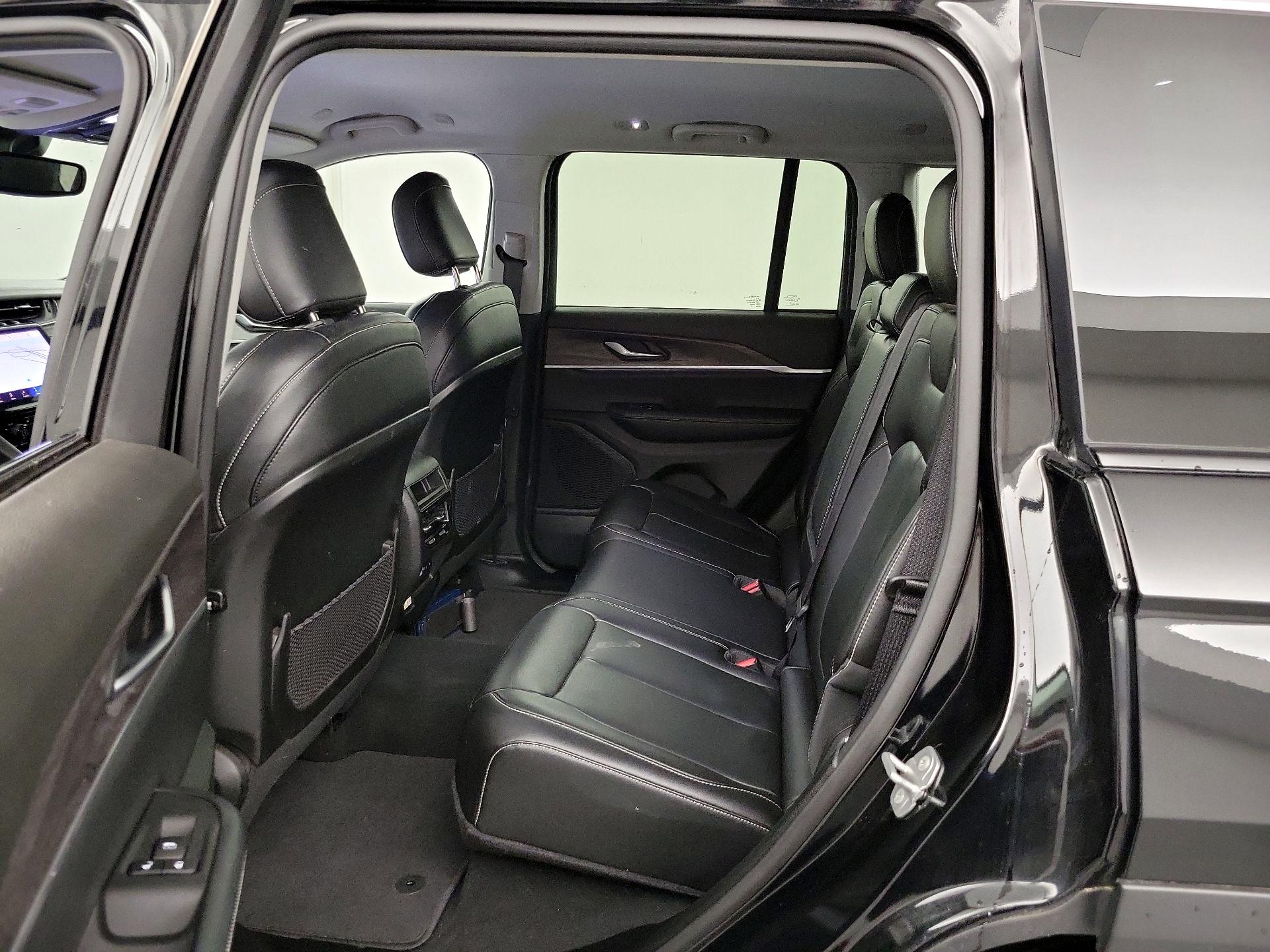 Thumbnail: 2023 Jeep Grand Cherokee - 20