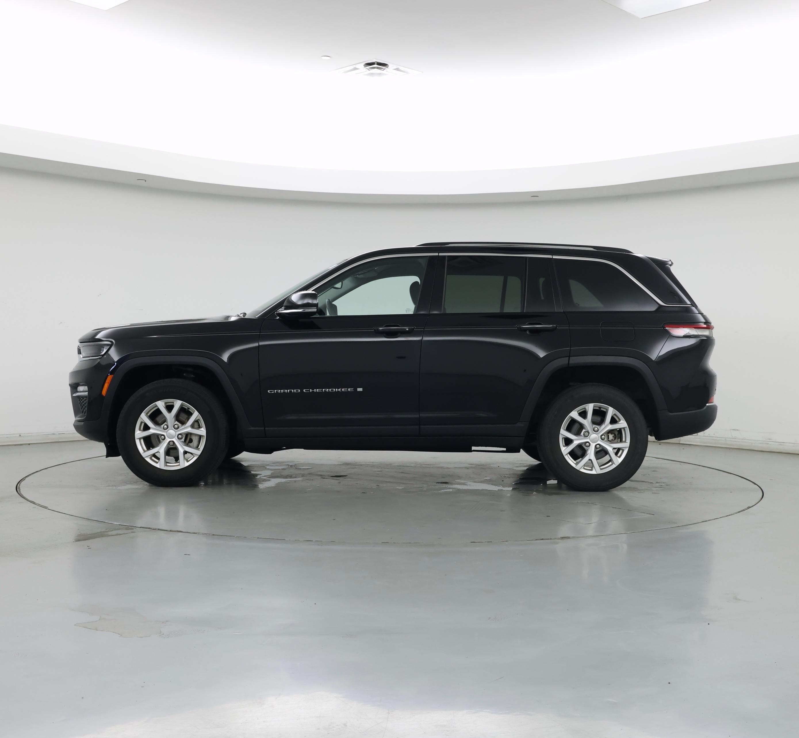Thumbnail: 2023 Jeep Grand Cherokee - 3