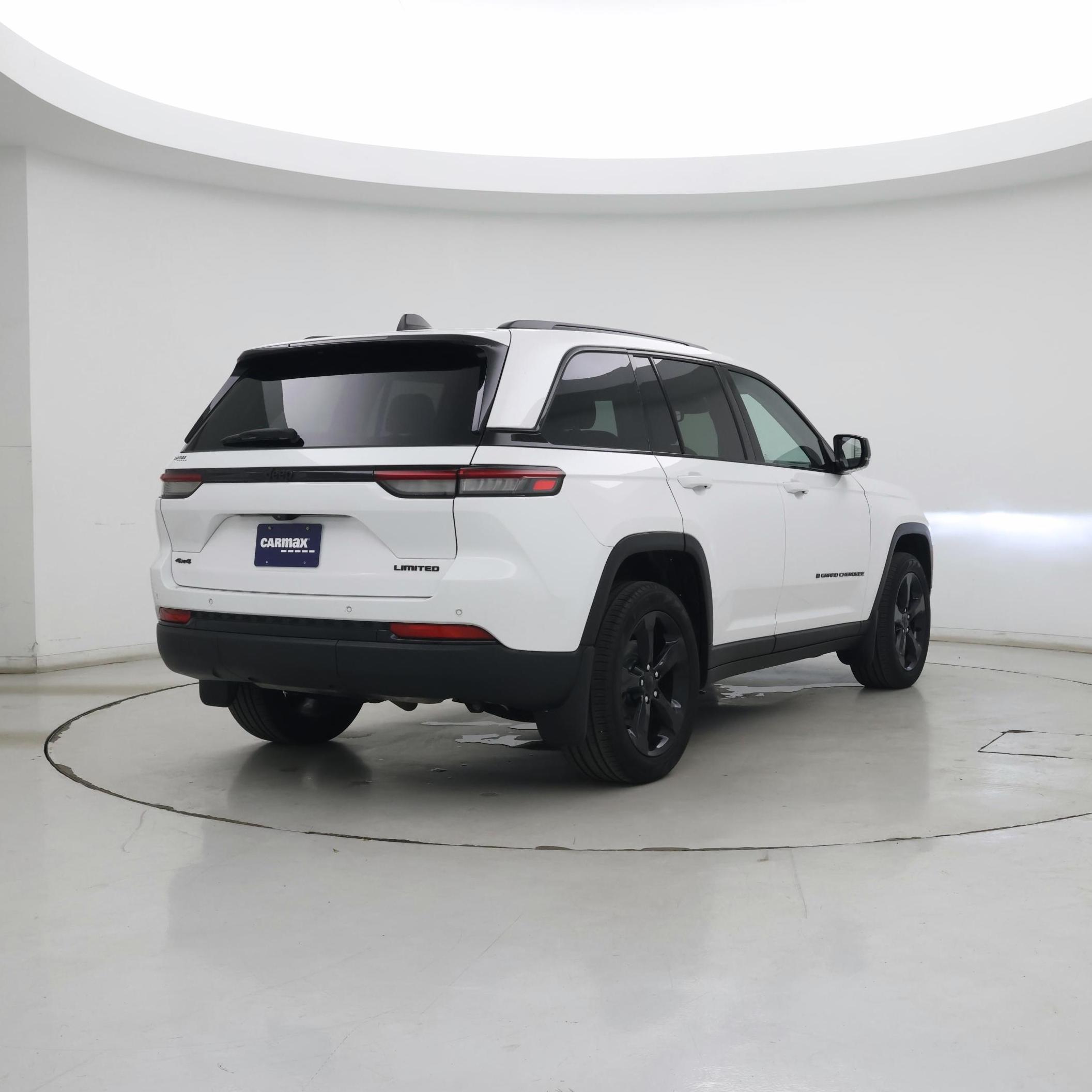 Thumbnail: 2023 Jeep Grand Cherokee - 8