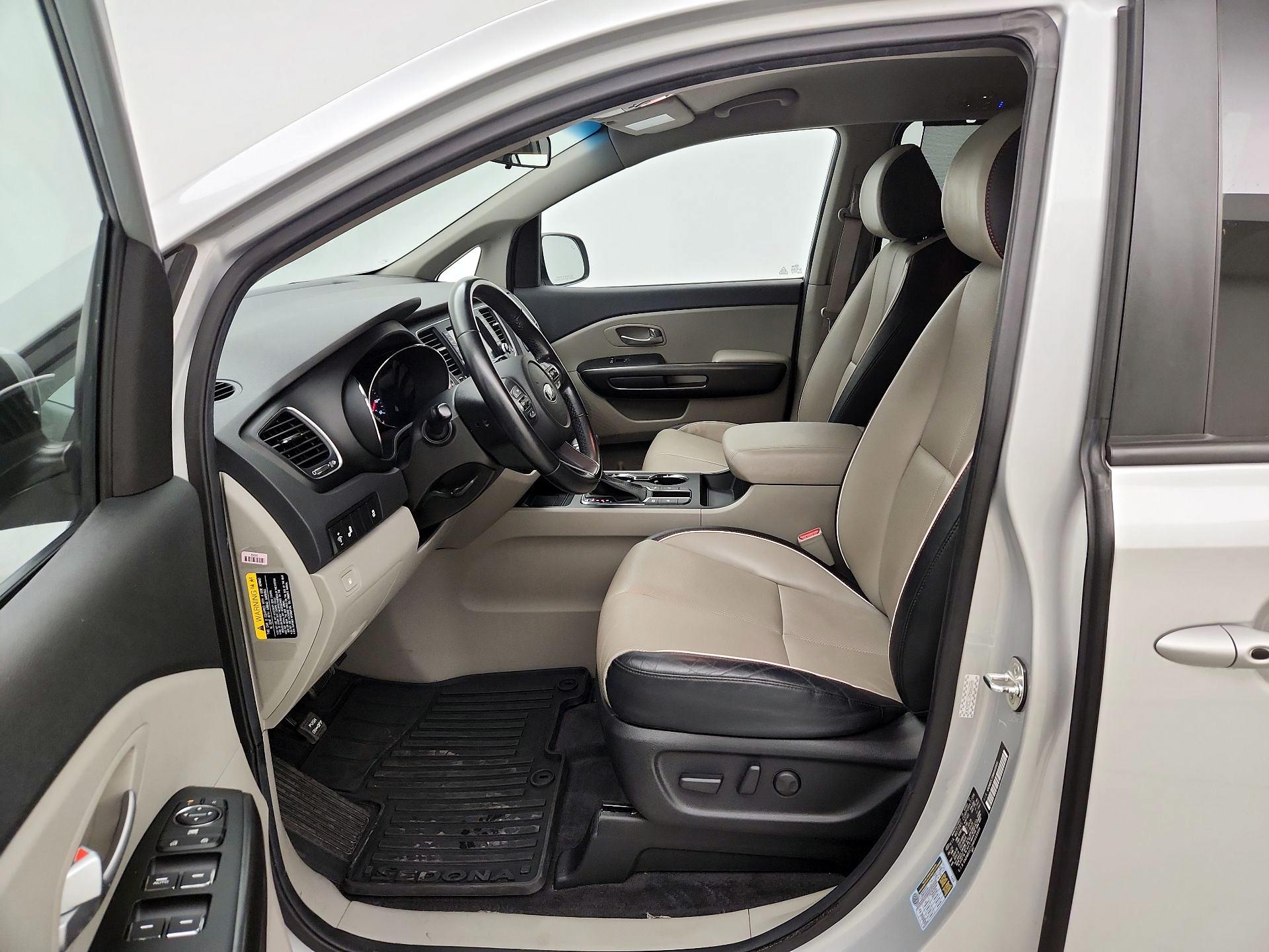Thumbnail: 2021 Kia Sedona - 11