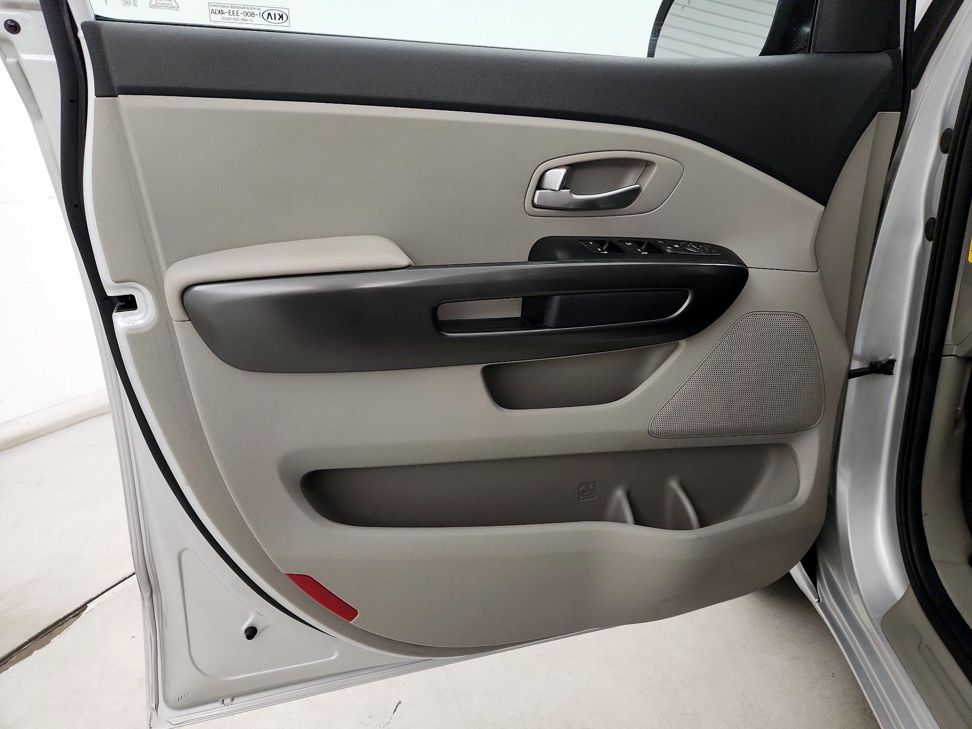 Thumbnail: 2021 Kia Sedona - 12