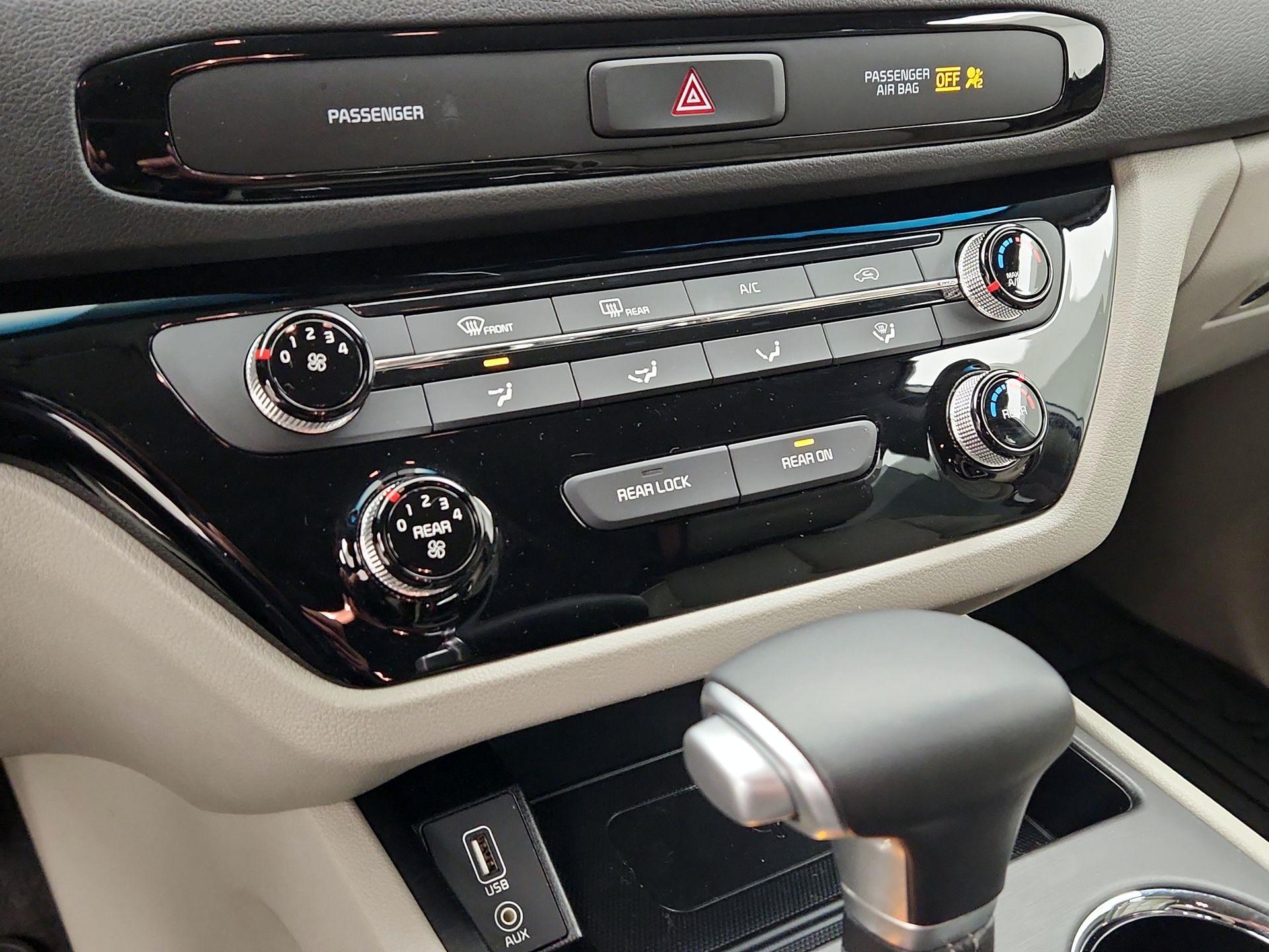 Thumbnail: 2021 Kia Sedona - 16