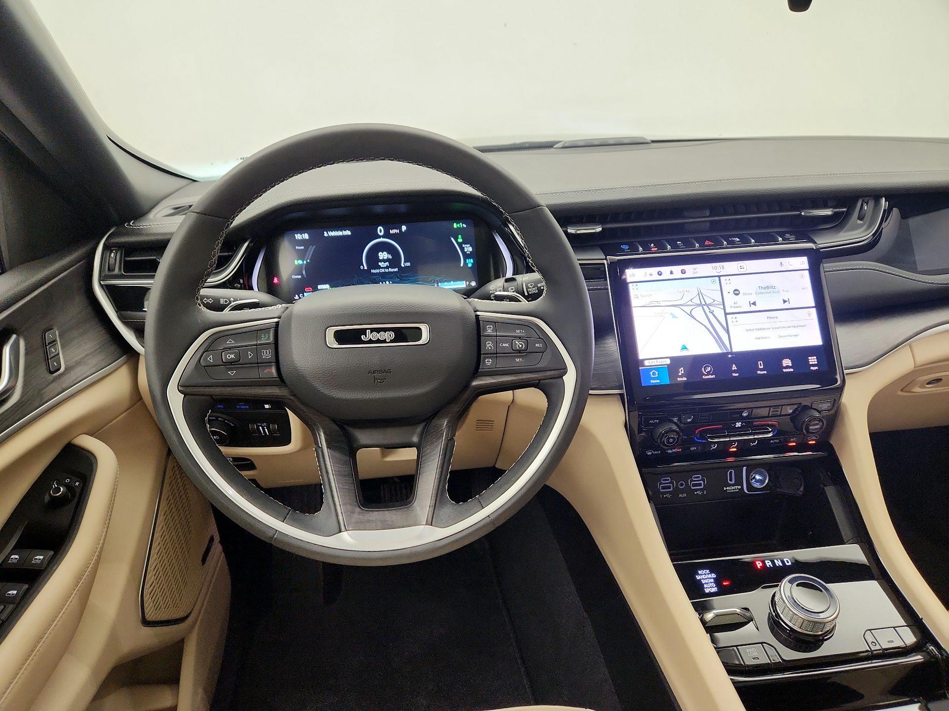 Thumbnail: 2023 Jeep Grand Cherokee - 10