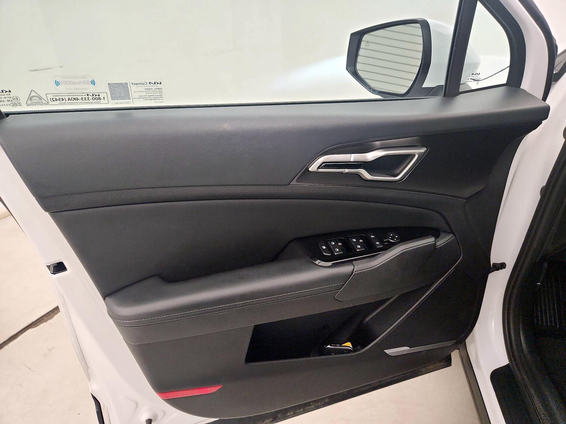 Thumbnail: 2023 Kia Sportage - 12