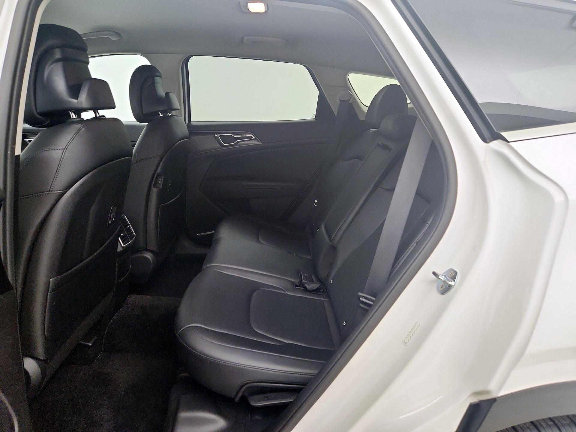Thumbnail: 2023 Kia Sportage - 19