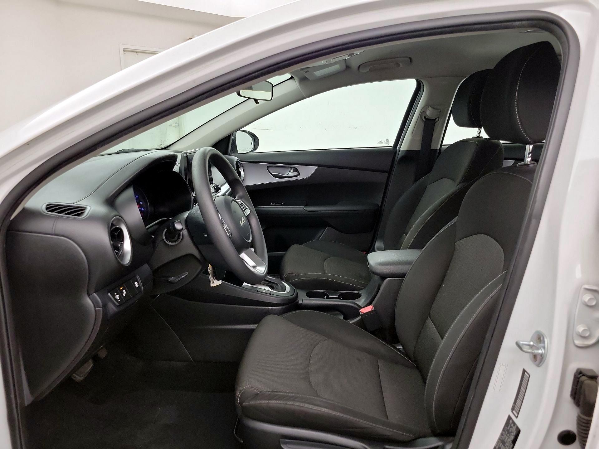 Thumbnail: 2022 Kia Forte - 11