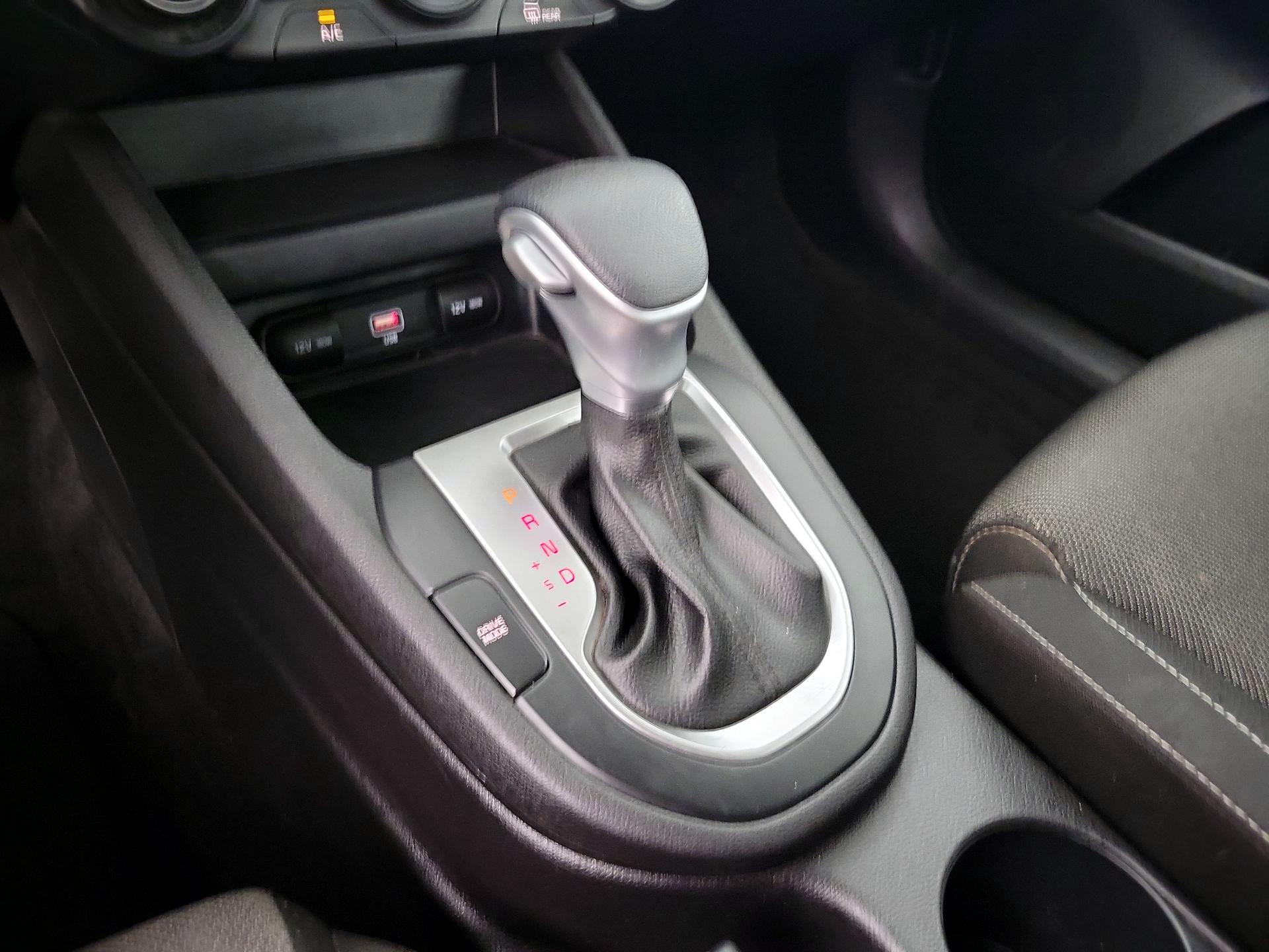 Thumbnail: 2022 Kia Forte - 17
