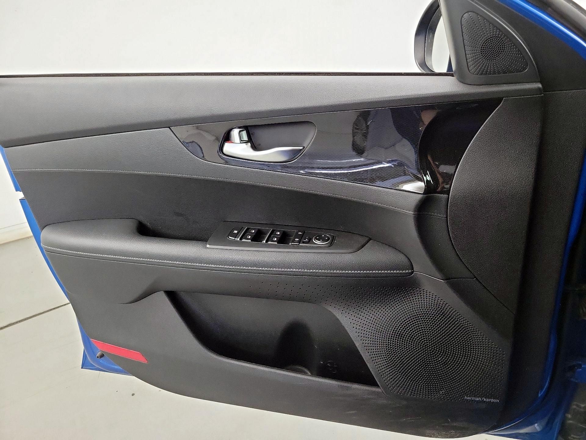Thumbnail: 2023 Kia Forte - 12