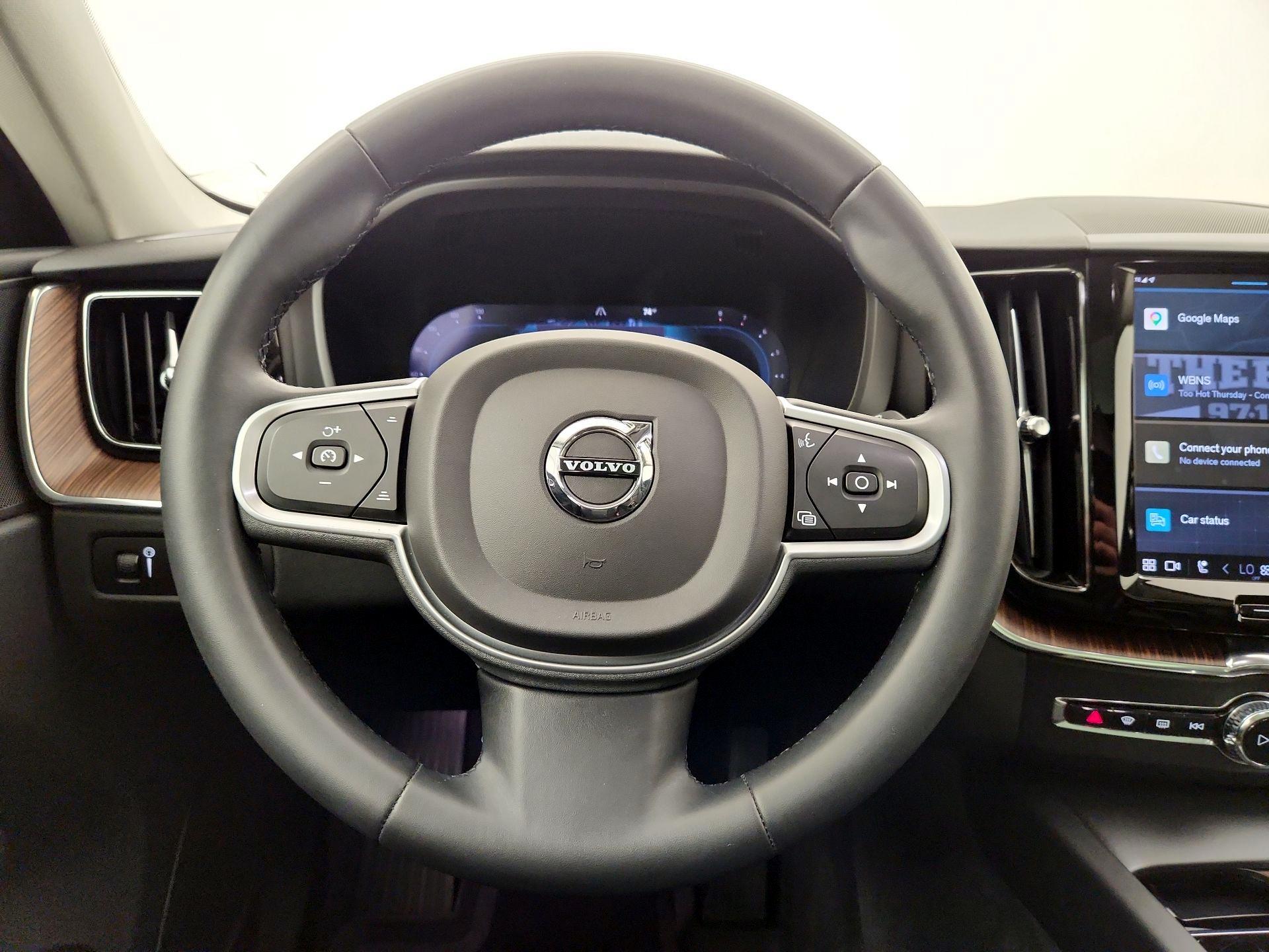 Thumbnail: 2022 Volvo XC60 - 10