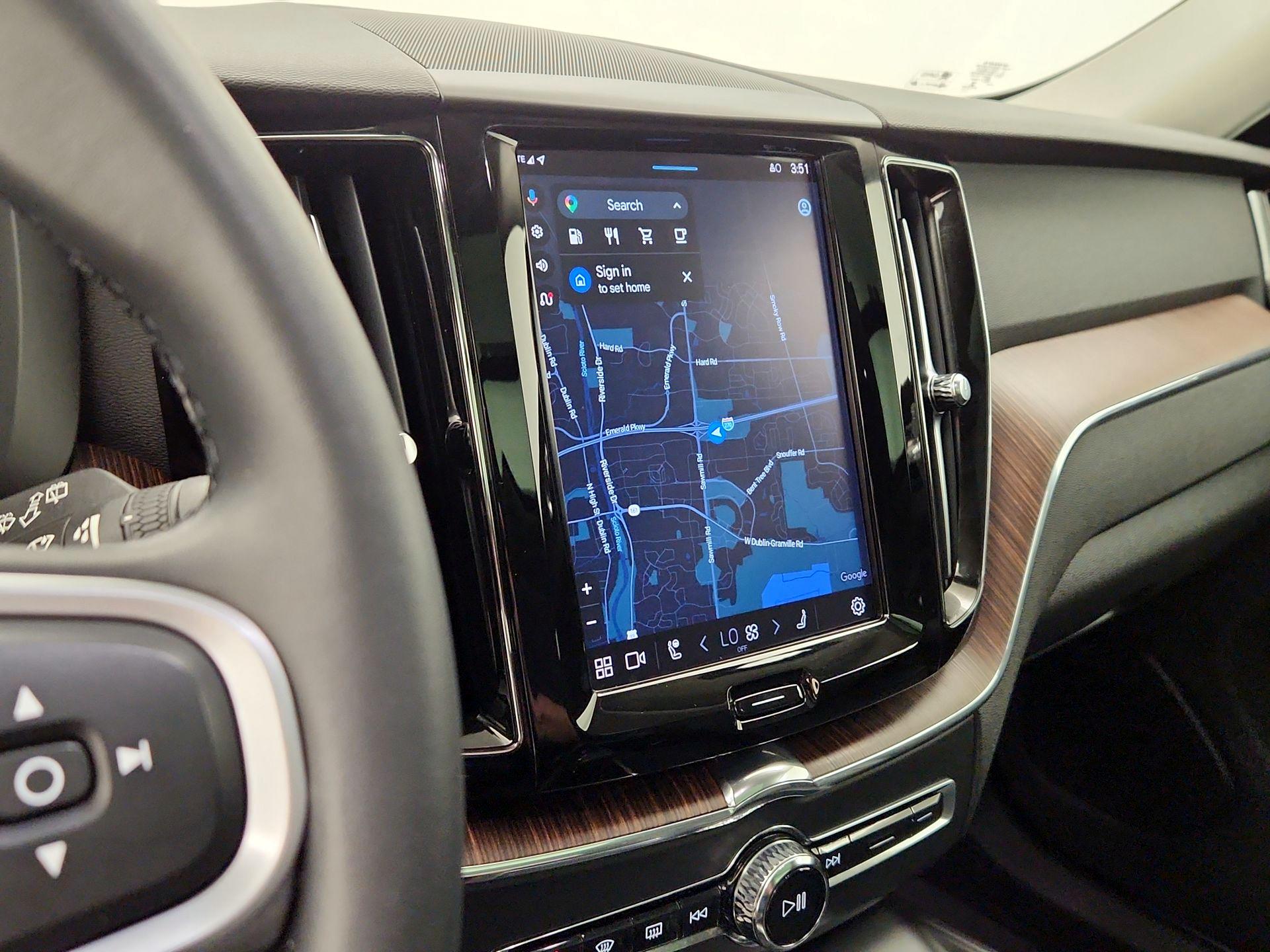 Thumbnail: 2022 Volvo XC60 - 14