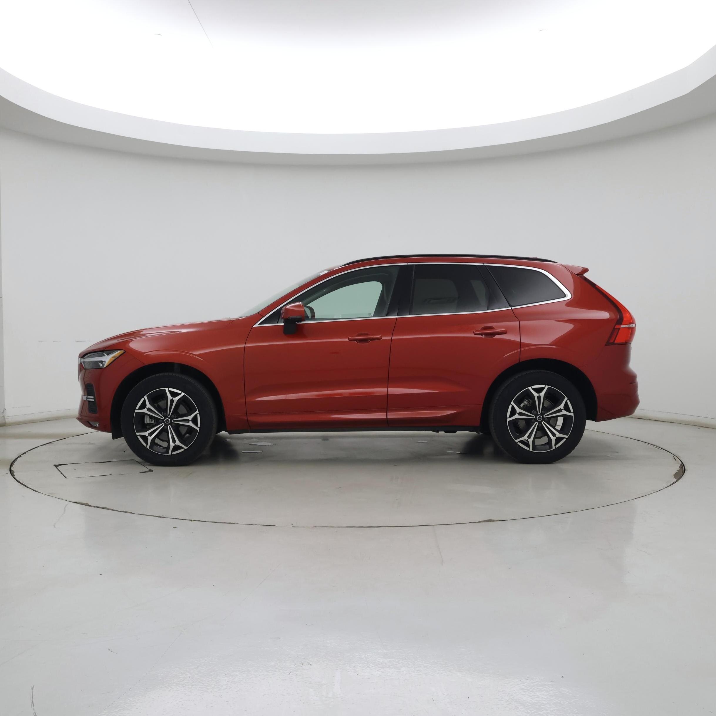 Thumbnail: 2022 Volvo XC60 - 3