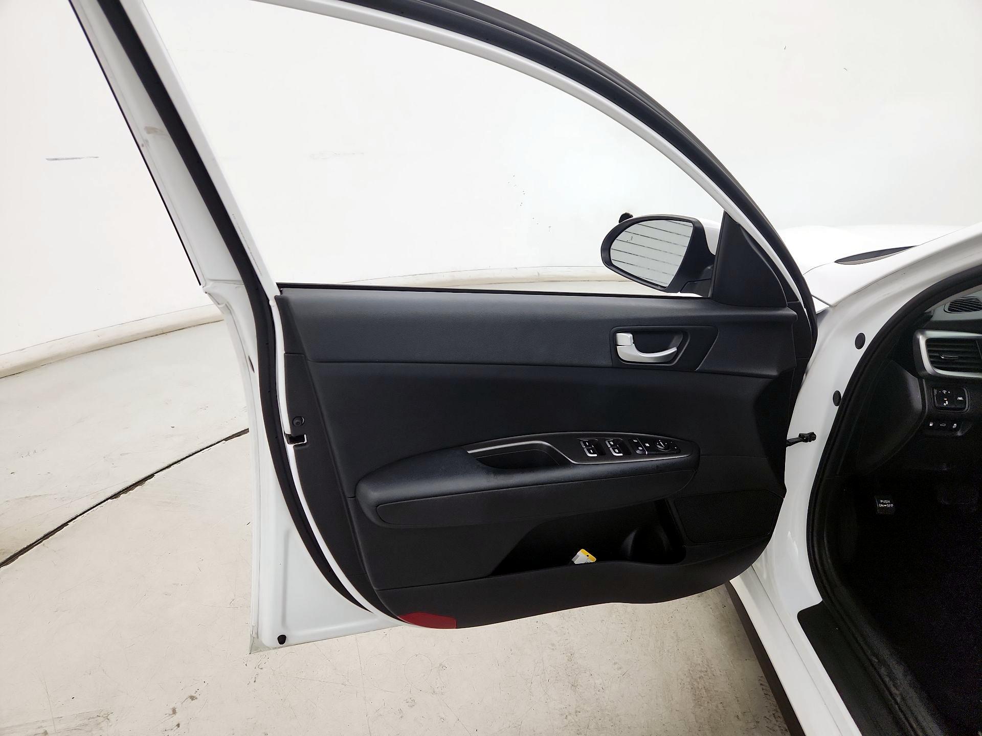 Thumbnail: 2019 Kia Optima - 12