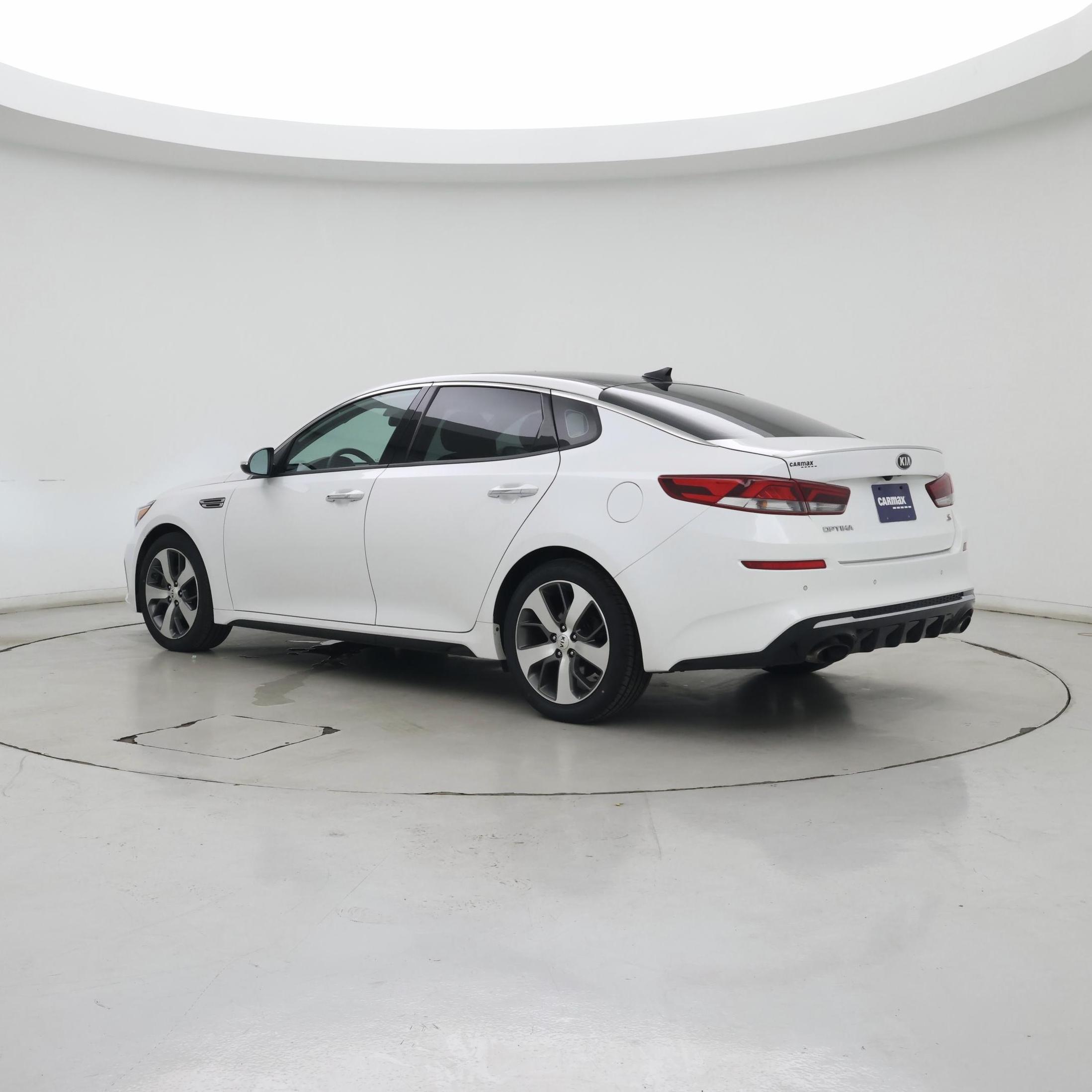Thumbnail: 2019 Kia Optima - 3