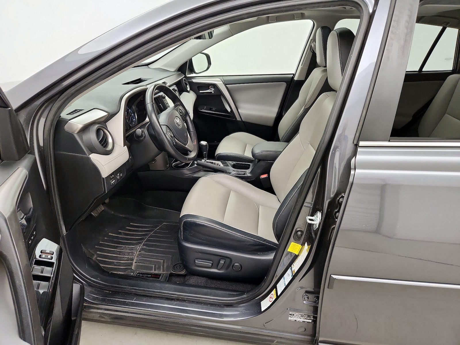 2016 Toyota RAV4 Limited - Photo 12