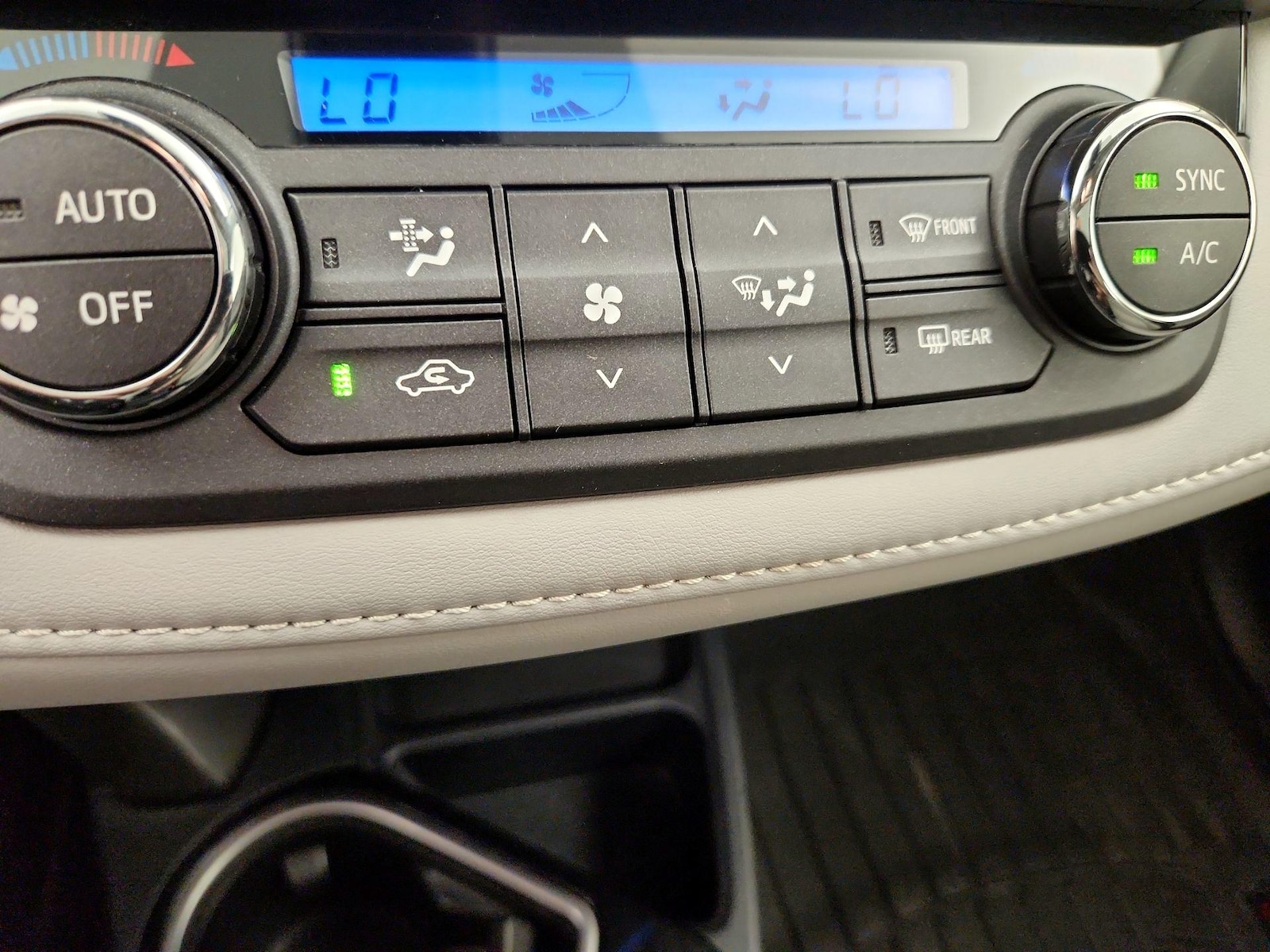 2016 Toyota RAV4 Limited - Photo 17