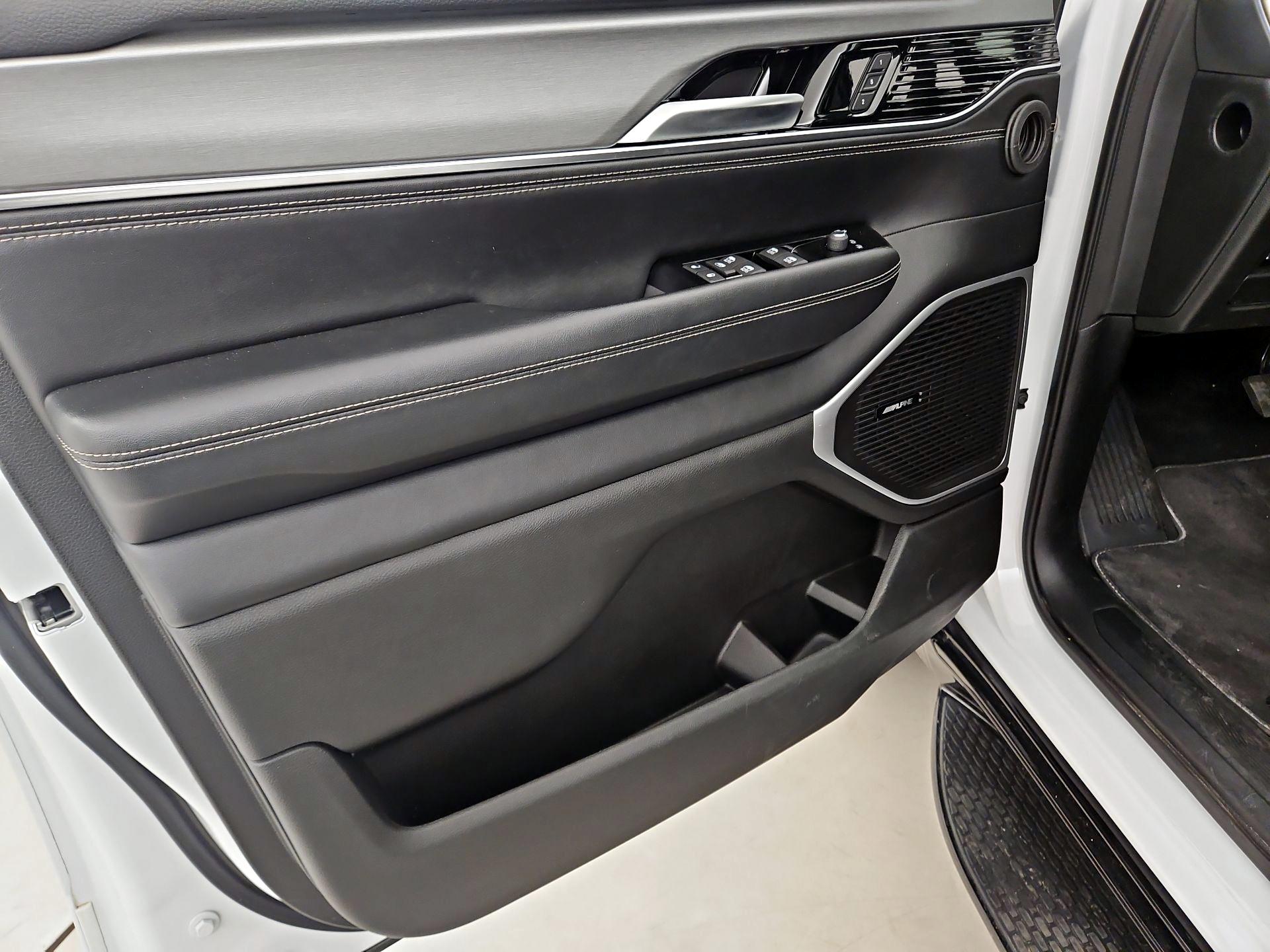 Thumbnail: 2024 Jeep Wagoneer - 12