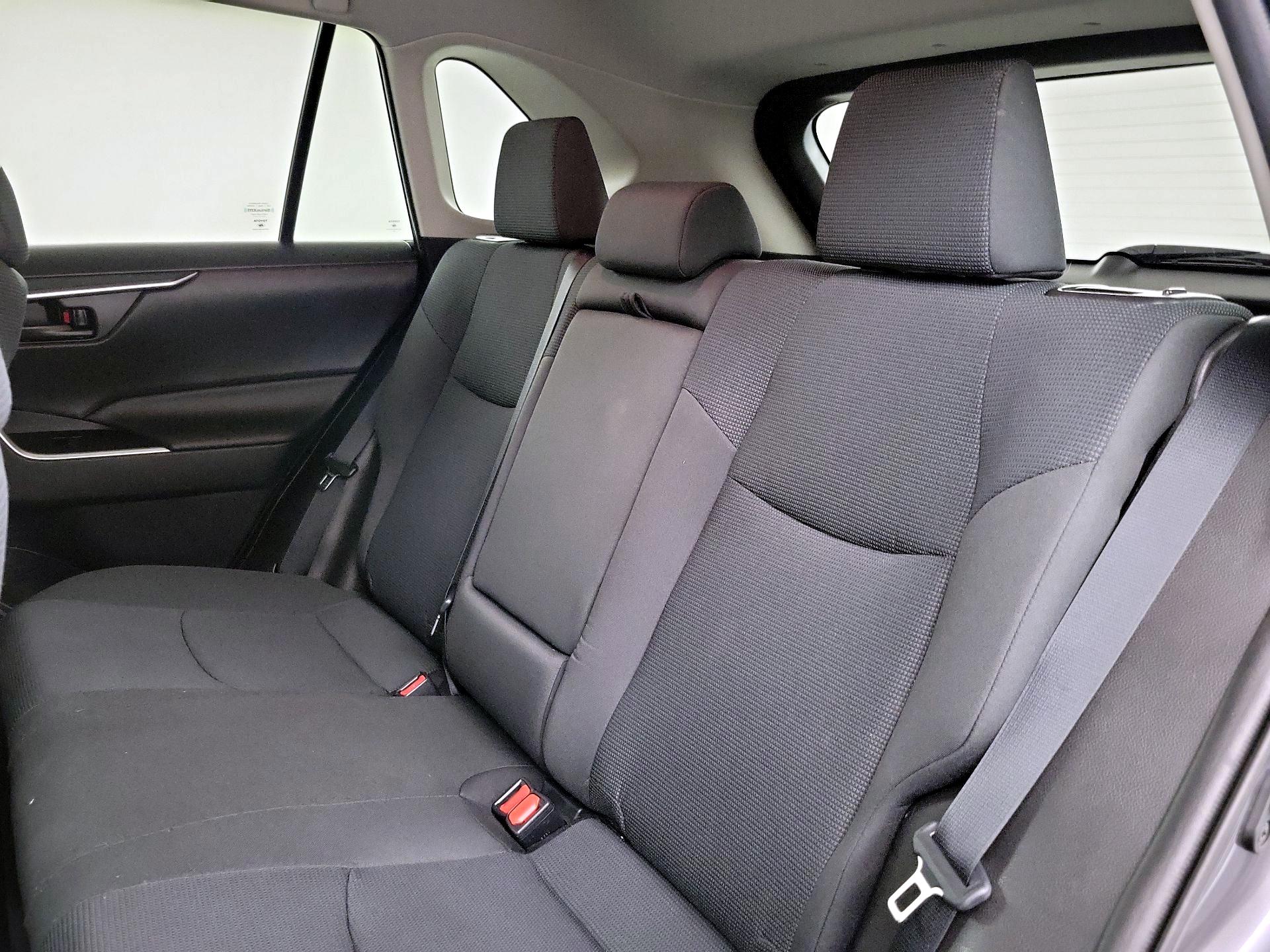 Thumbnail: 2021 Toyota RAV4 - 20