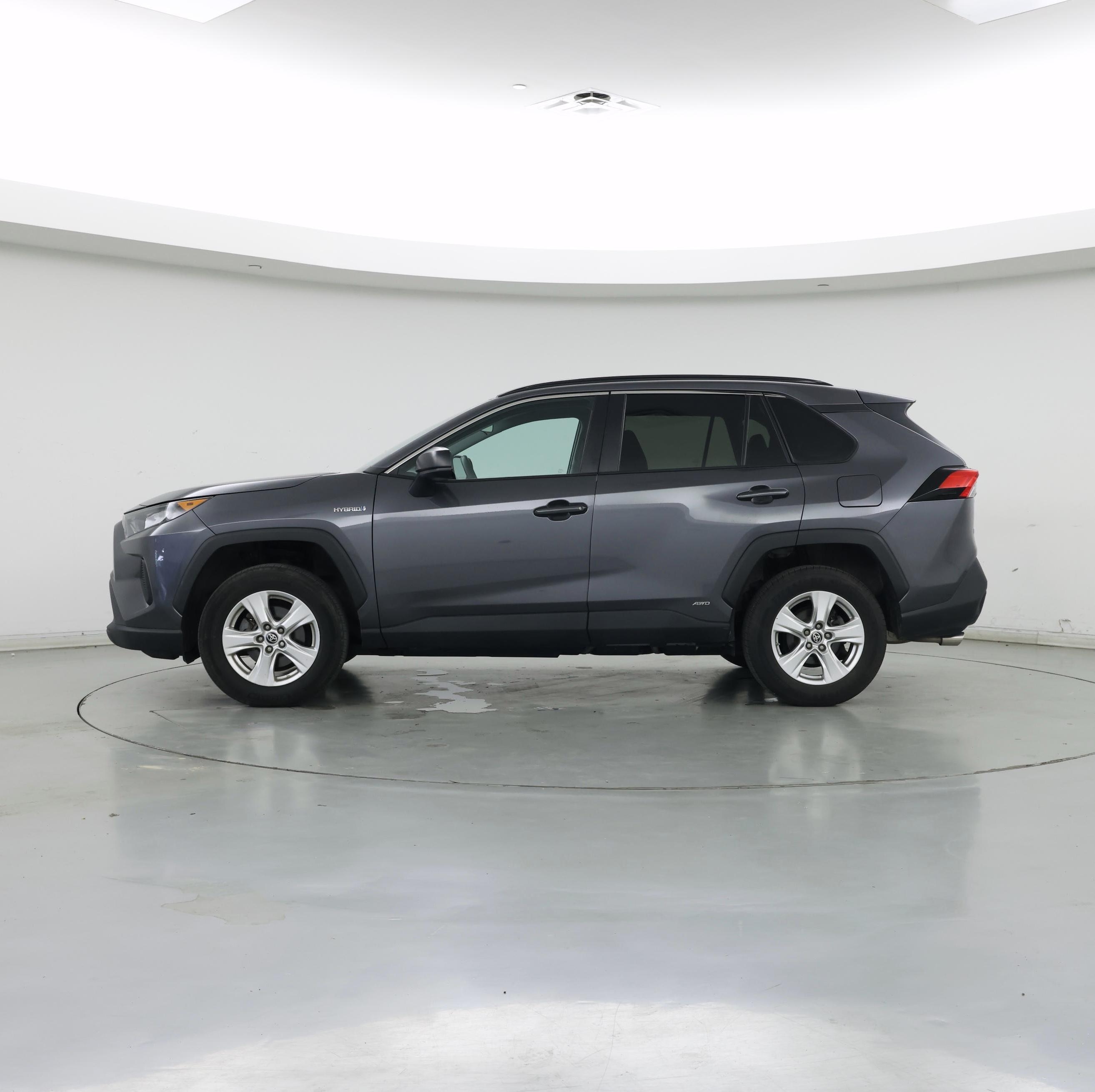 Thumbnail: 2021 Toyota RAV4 - 3