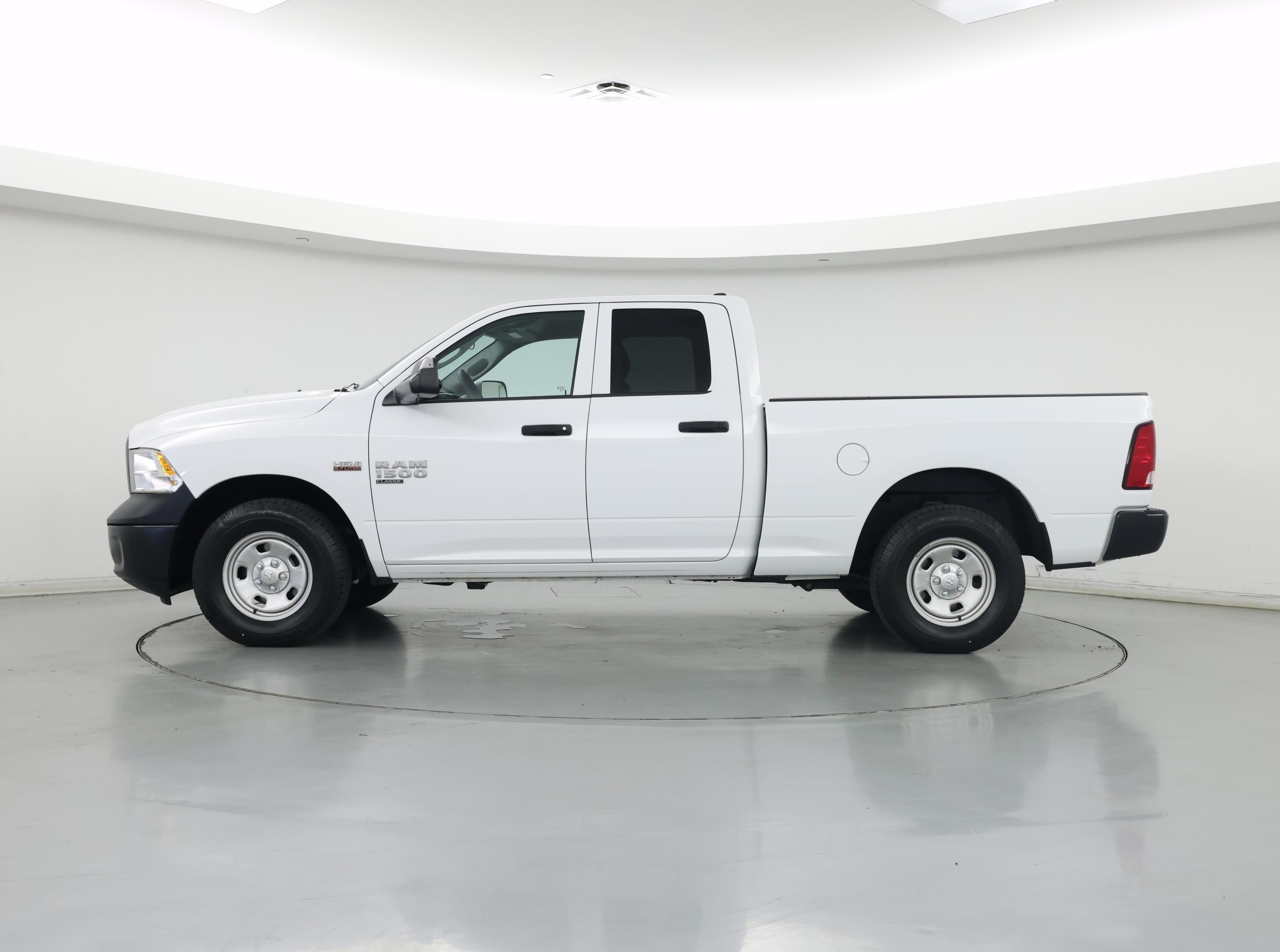 Thumbnail: 2024 RAM 1500 Classic - 3