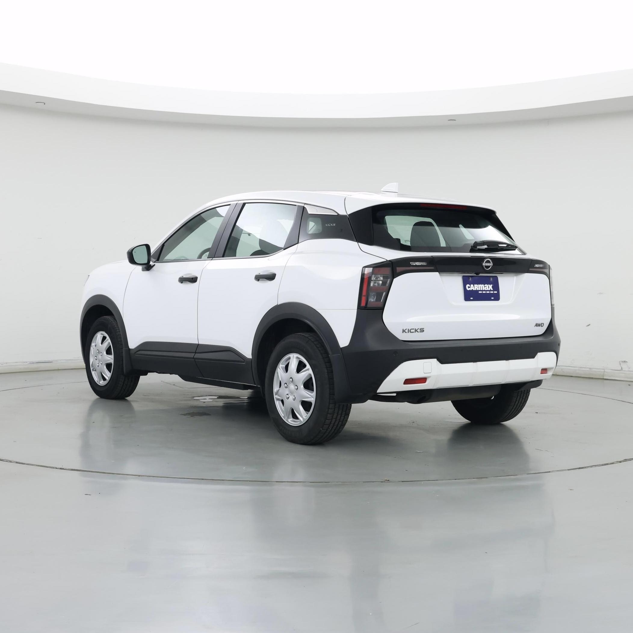 Thumbnail: 2025 Nissan Kicks - 2