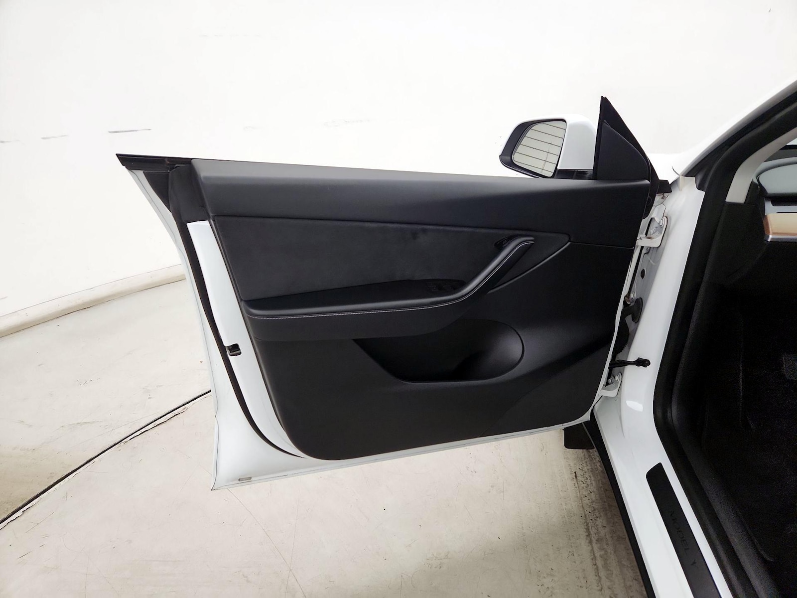 2021 Tesla Model Y Long Range - Photo 13