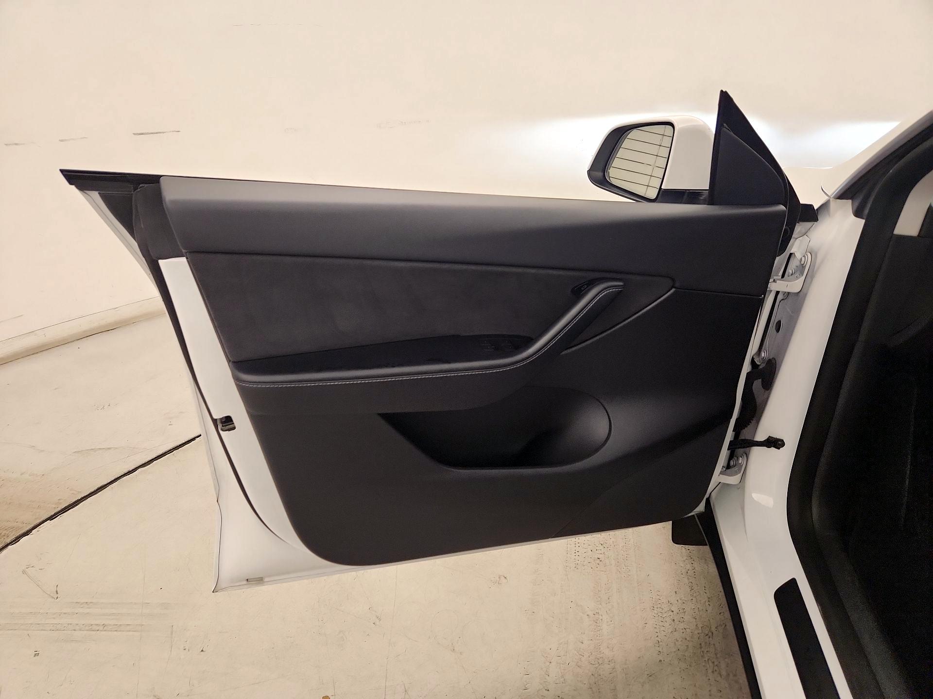 Thumbnail: 2021 Tesla Model Y - 12