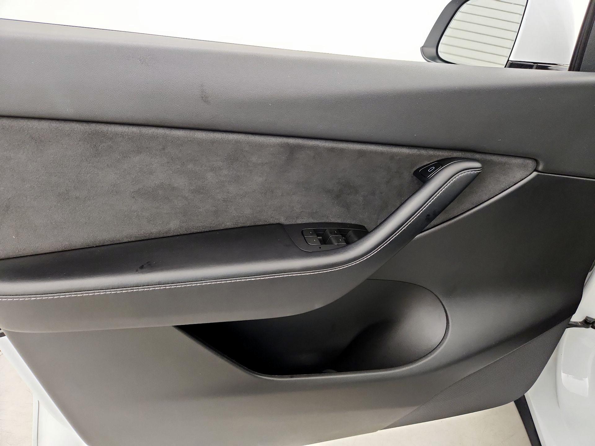 Thumbnail: 2021 Tesla Model Y - 12