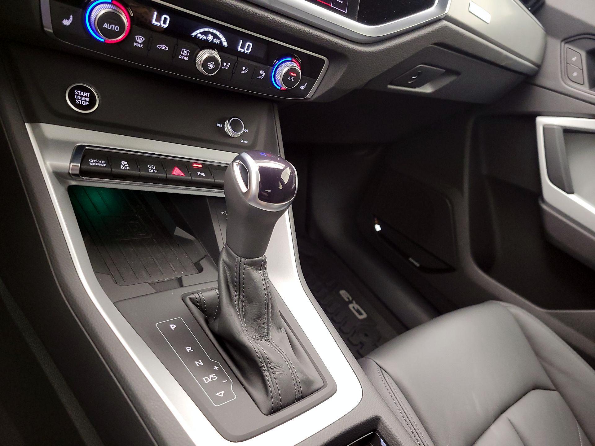 Thumbnail: 2023 Audi Q3 - 17