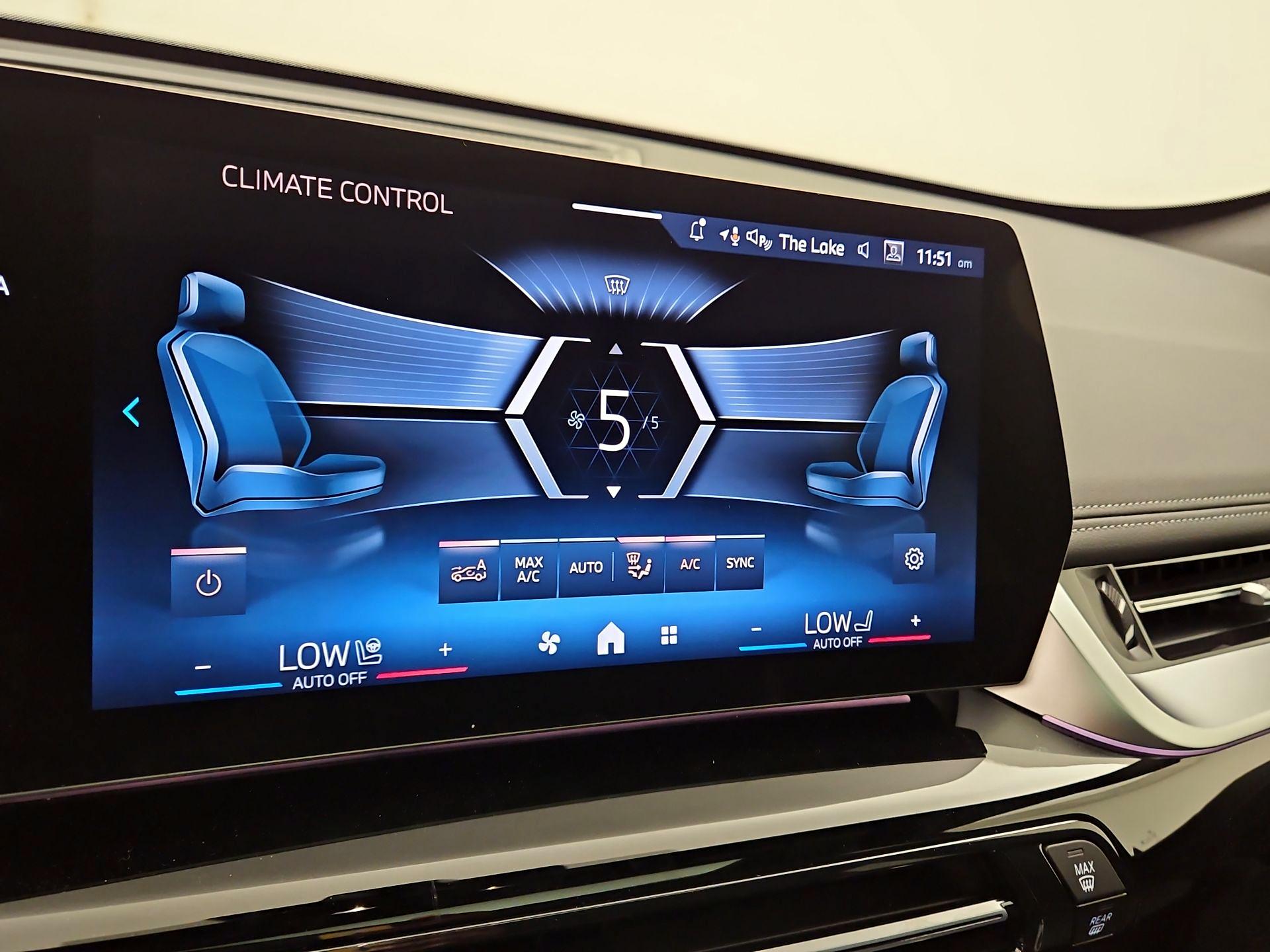 Thumbnail: 2025 BMW X1 - 16