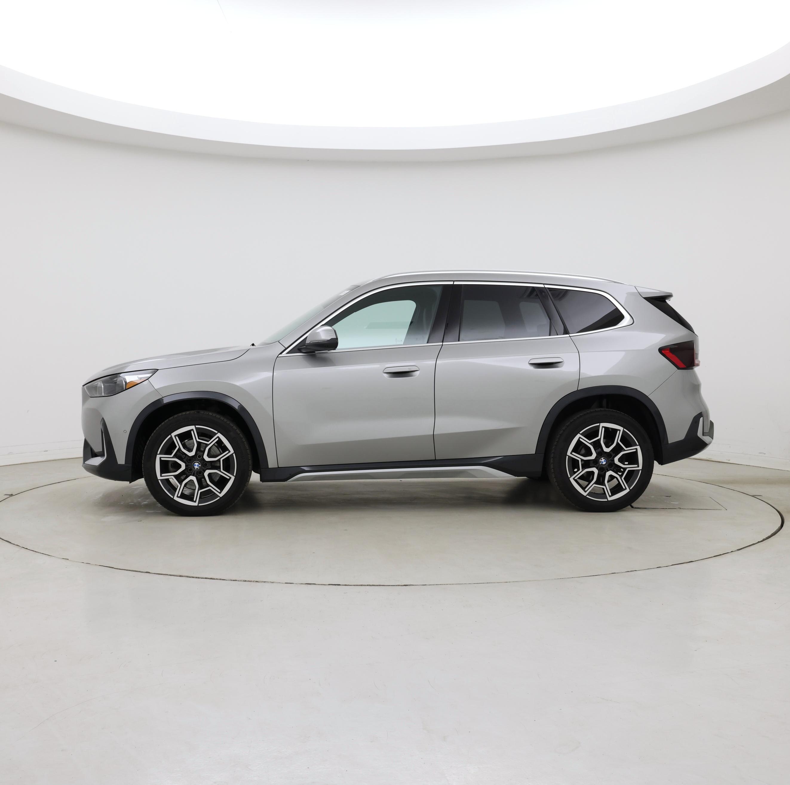 Thumbnail: 2025 BMW X1 - 3