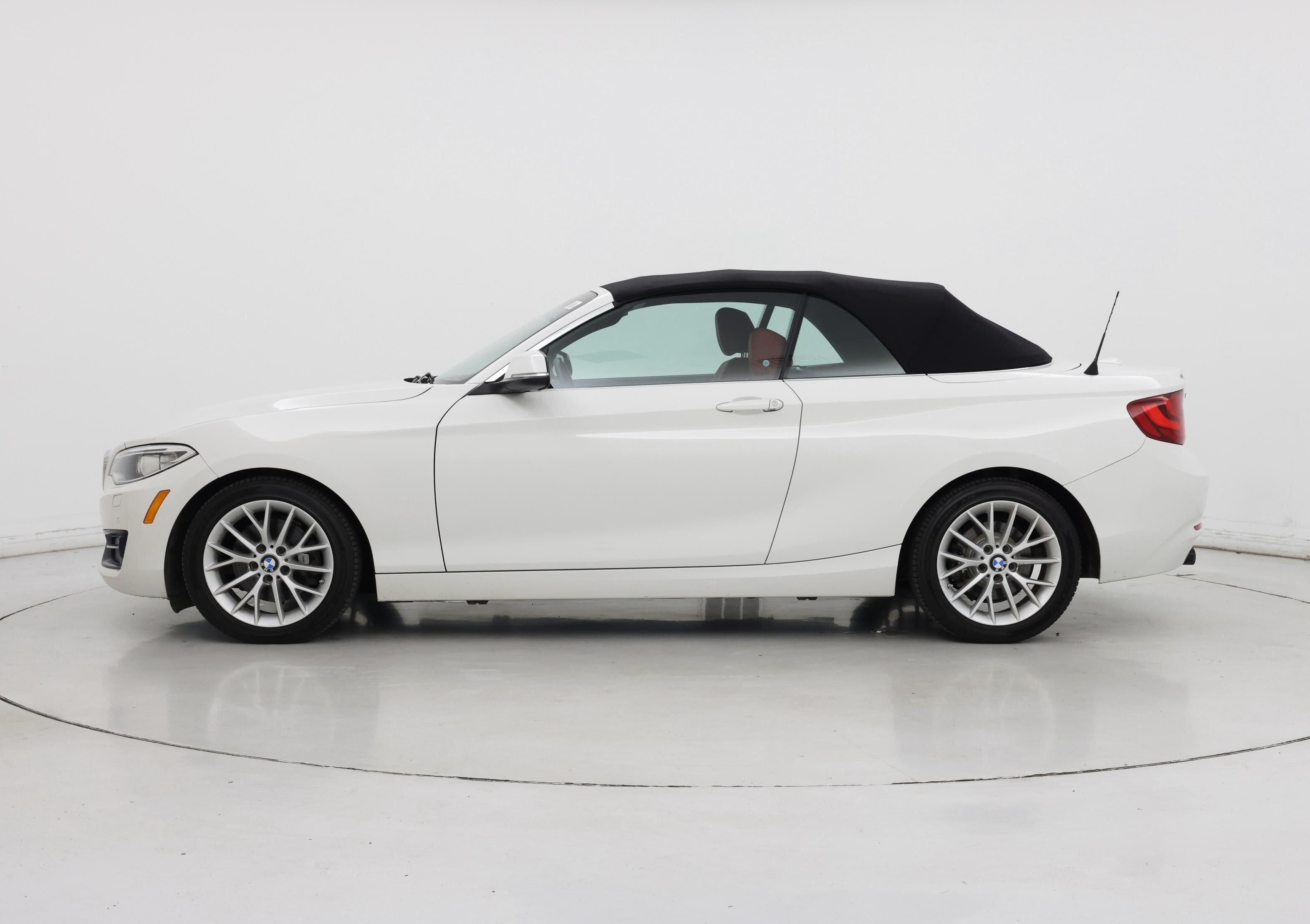 Thumbnail: 2016 BMW 2 Series - 3
