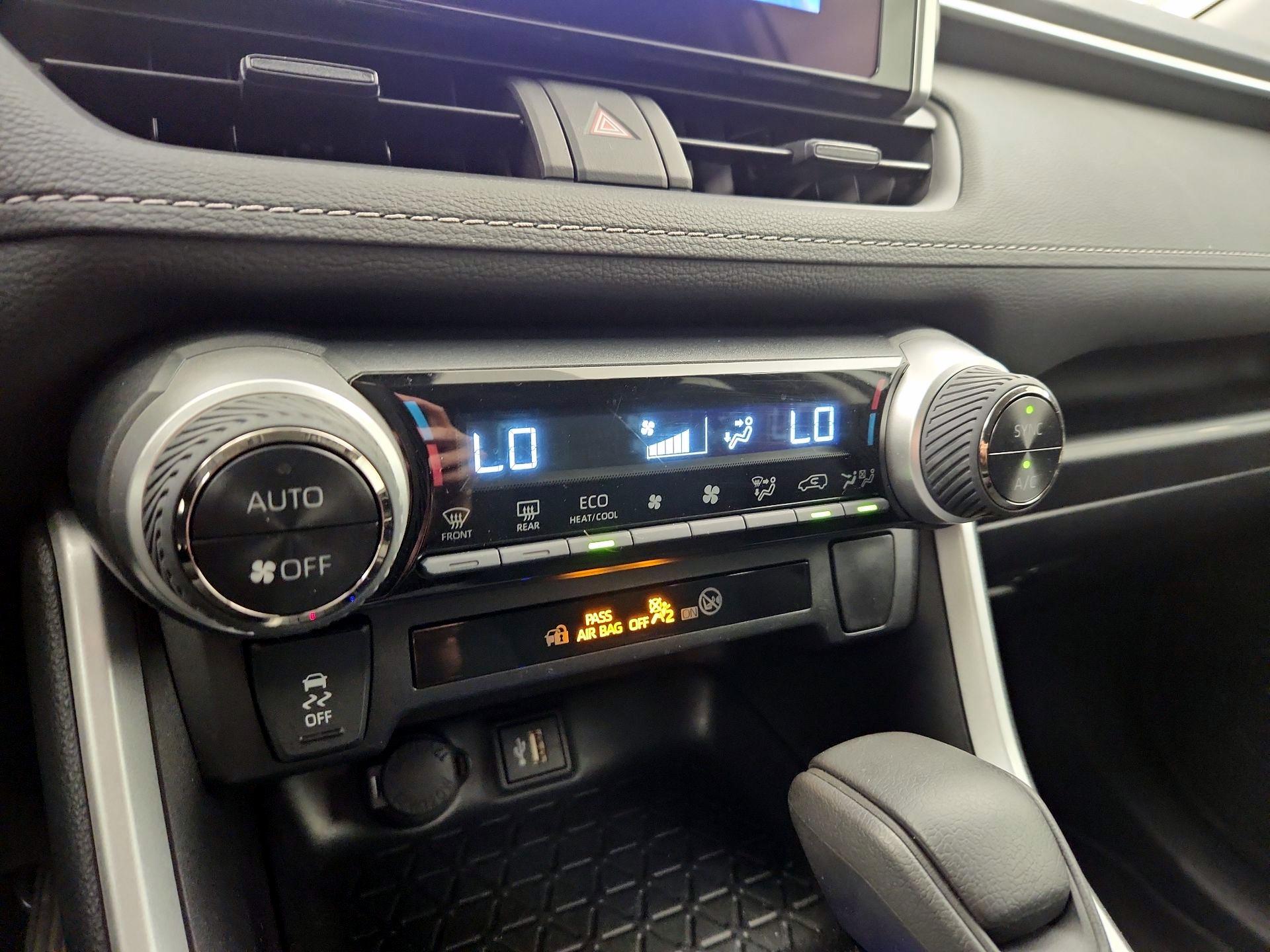 Thumbnail: 2024 Toyota RAV4 - 16